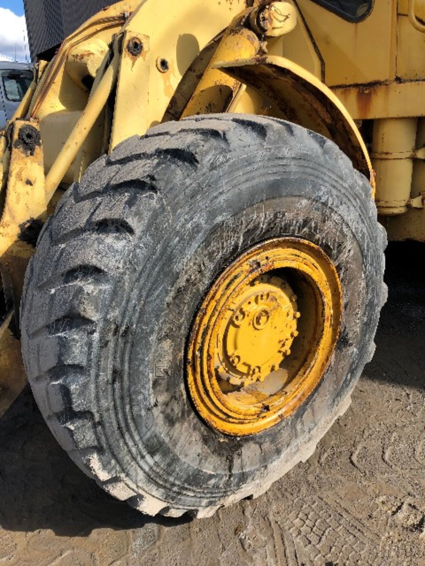 1978 Caterpillar Model: 966C, articulated wheel loader, s/n: 30K03070, 2438.5 hours - Image 5 of 8