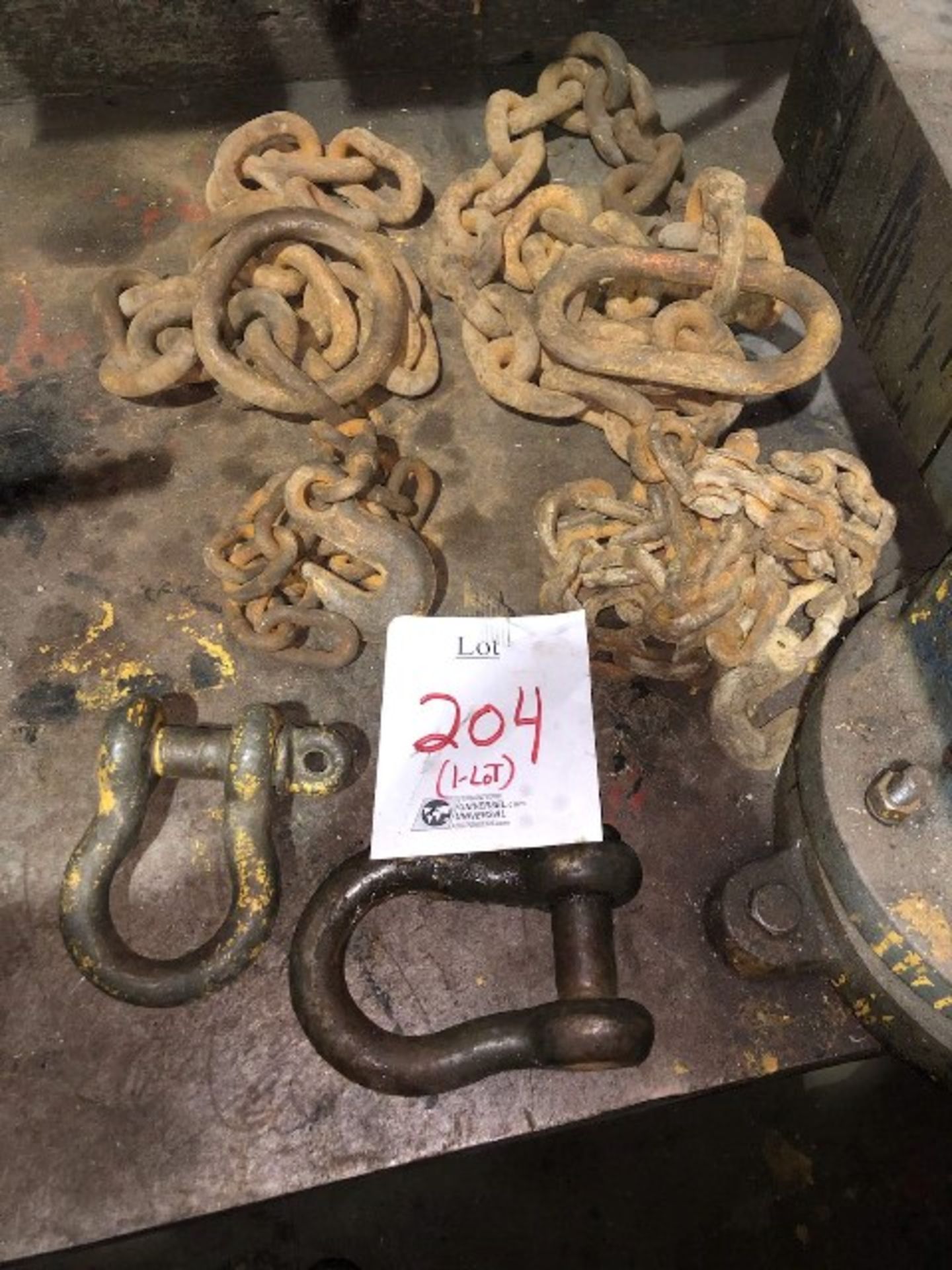 Assorted chains, etc... (Lot)