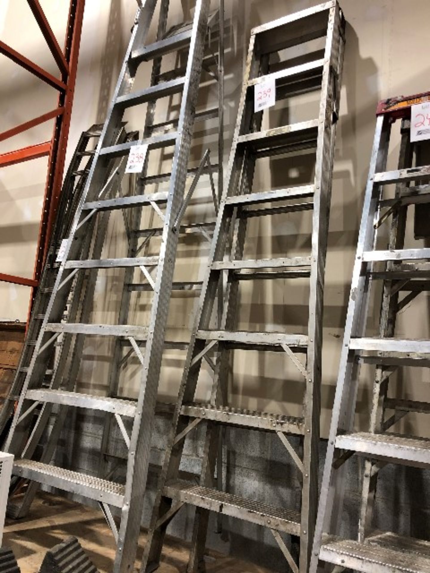 8ft Adjustable aluminum ladder