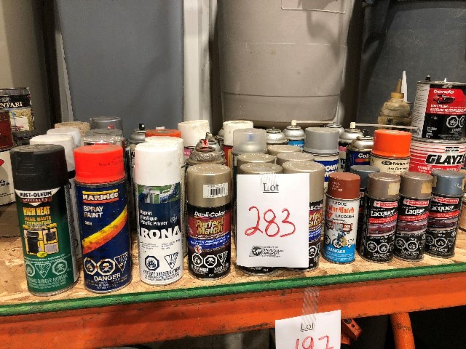 Assorted spray paint, etc... (Lot)