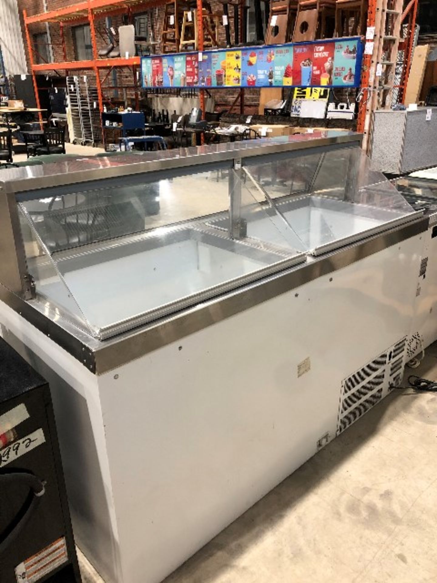 Master-Bilt DD-66 Low Glass Ice Cream Dipping/Display Merchandiser - Image 2 of 5