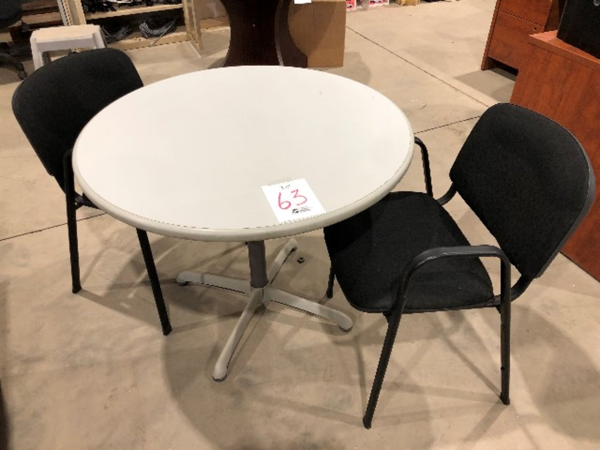 Round table w/2 visitor chairs (Lot)