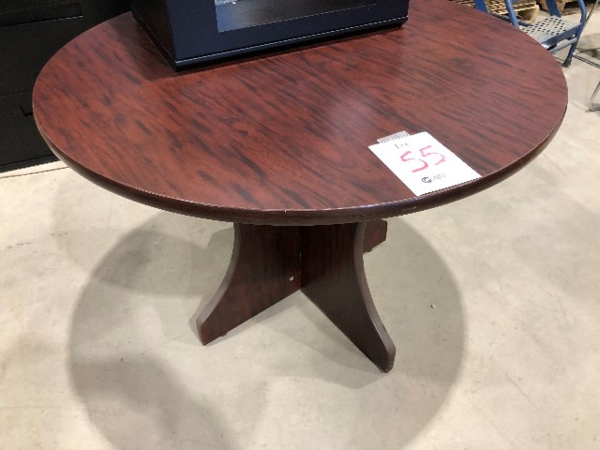 Round table, diameter 42”