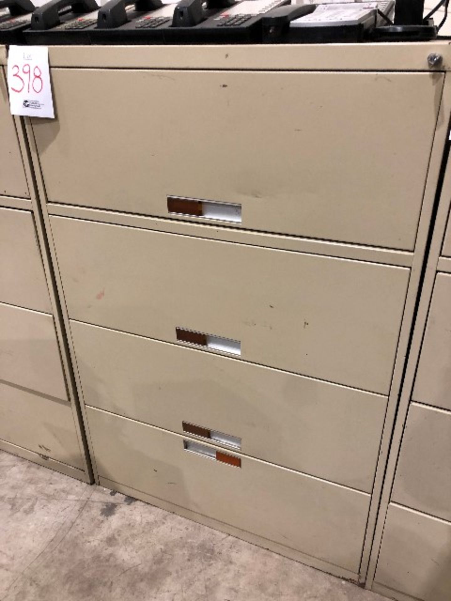 Horizontal filing cabinet