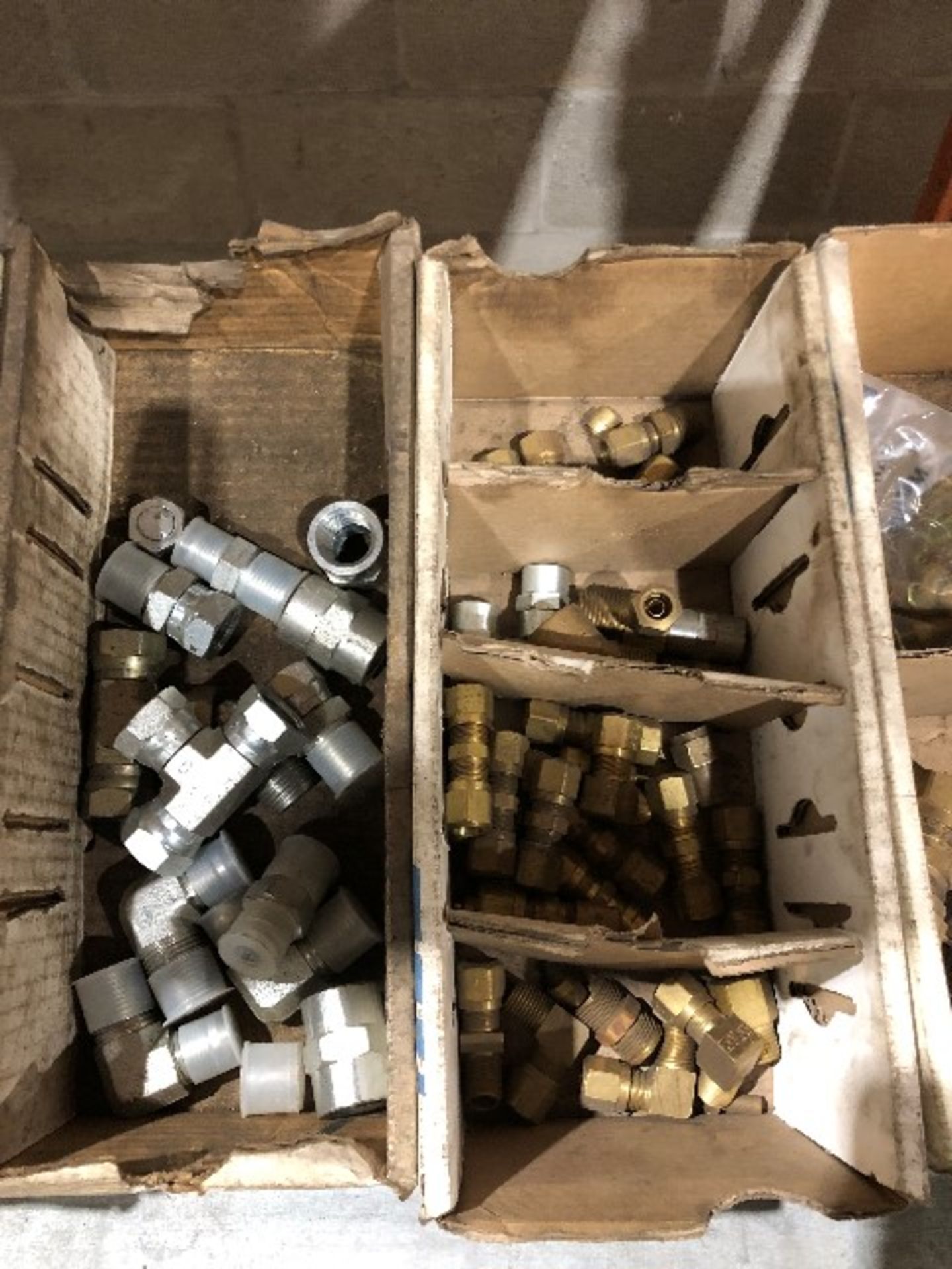 Assorted fittings, 7 boxes (Lot) - Image 3 of 5