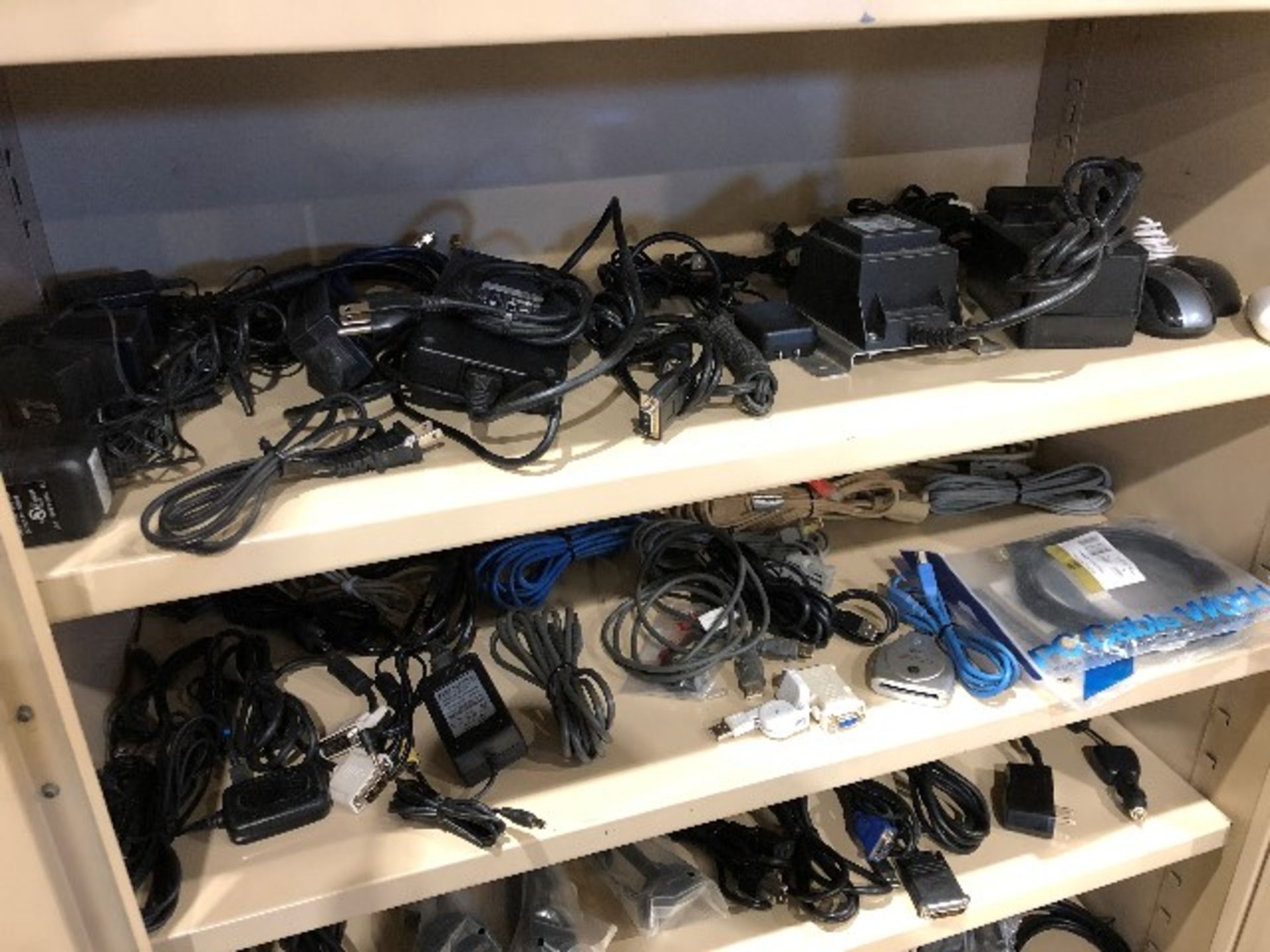 Assorted switches, modems, accessories, etc... (Lot) - Image 3 of 4