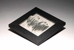 Anonymer Künstler2. Hälfte 20. Jh..Ohne Titel.Relief aus farbl. Glas. 15,5 x 15,5 cm. Im schwarzen