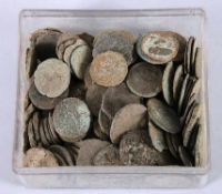 KonvolutCa. 150 römische Bronzemünzen, ungereinigt.o. L.