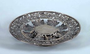 ZierschaleÖsterreich, Wien, Amtspunze für 13 lötiges Silber von 1810 bis 1866. Runde, flache Form,
