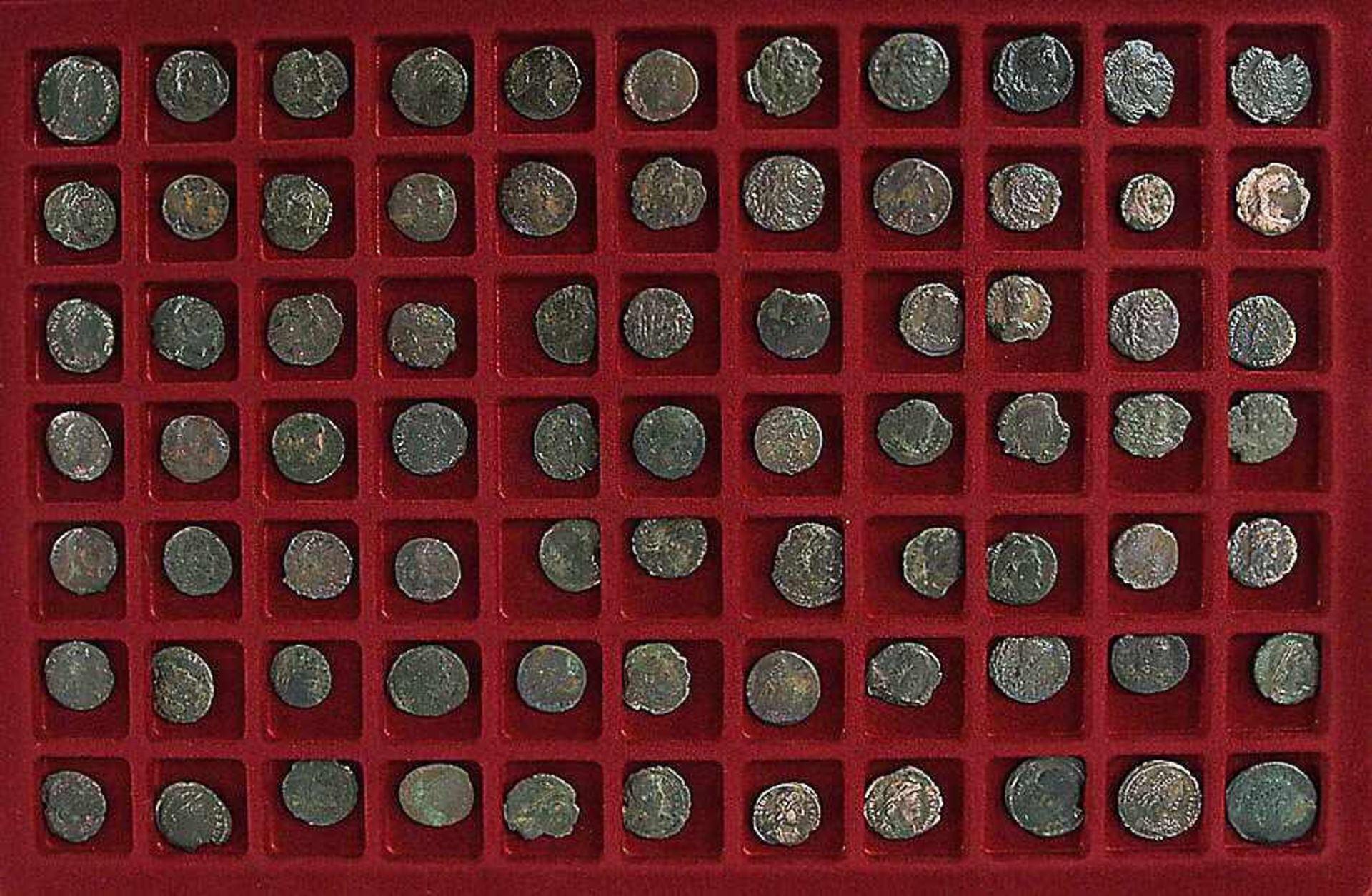 Konvolut77 römische Bronzemünzen. Ca. 2.-3. Jh. n. Chr..€ 100