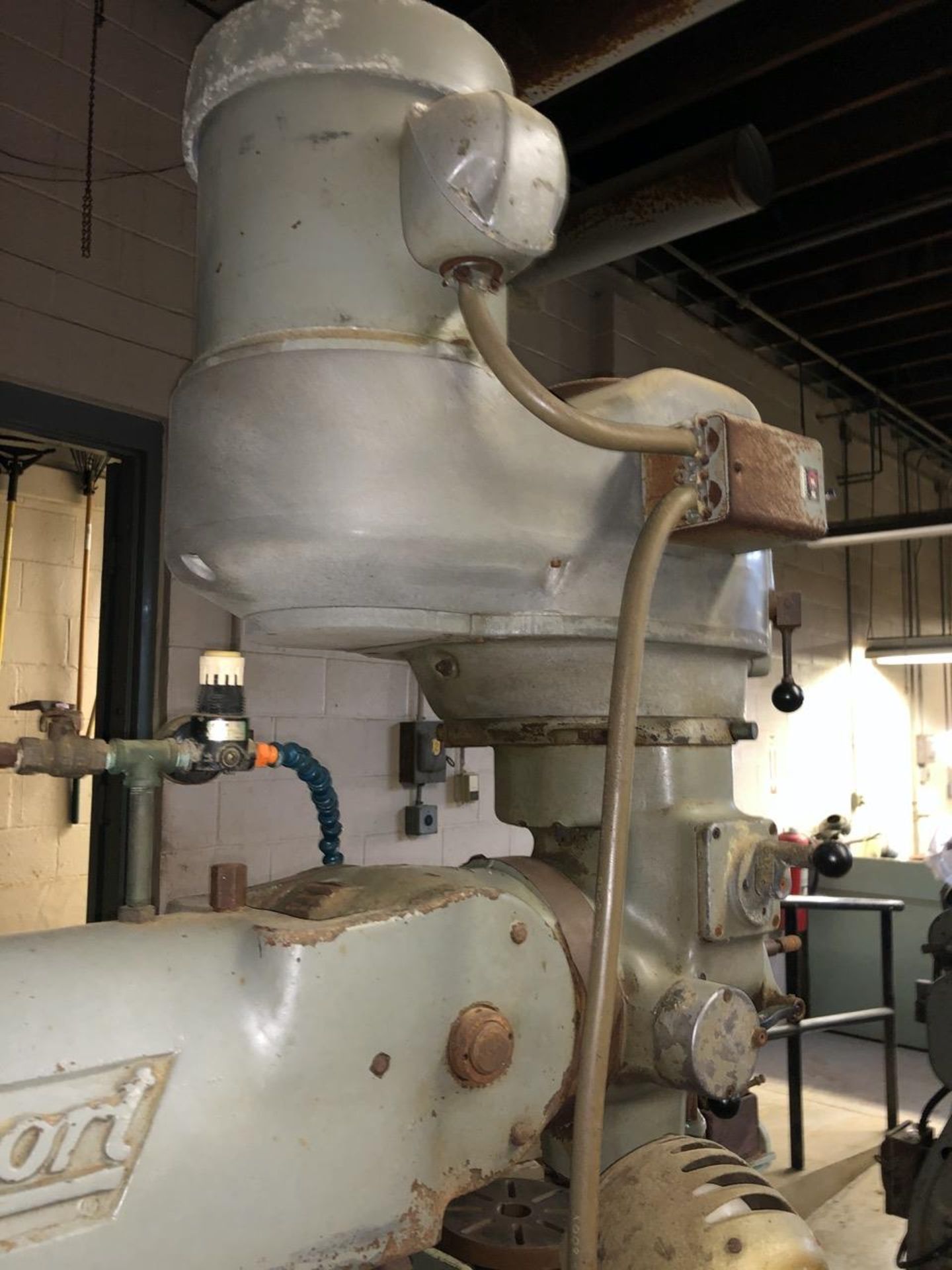 Bridgeport Vertical Milling Machine - Image 6 of 8