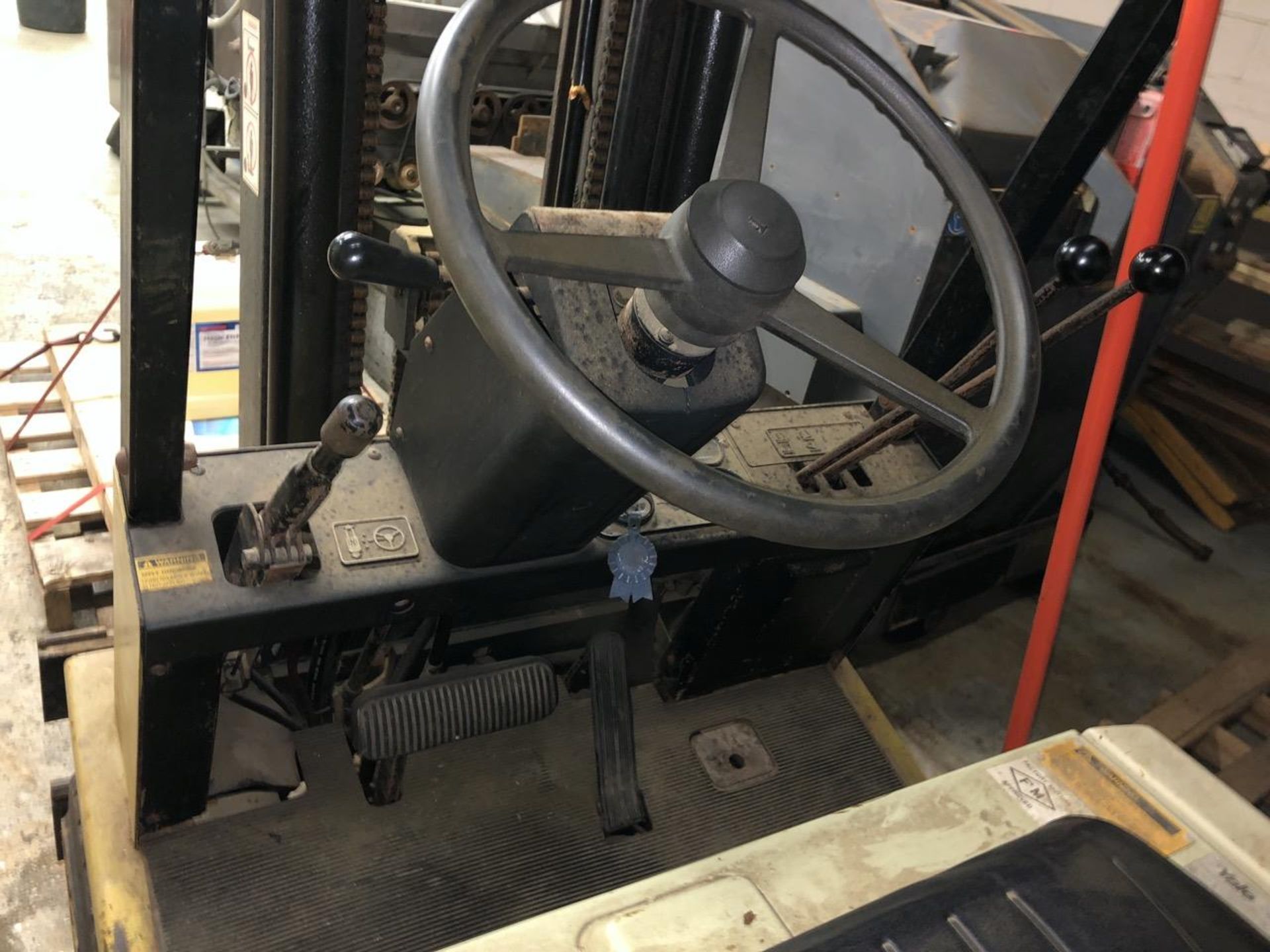 Yale 4000 Forklift - Image 5 of 9