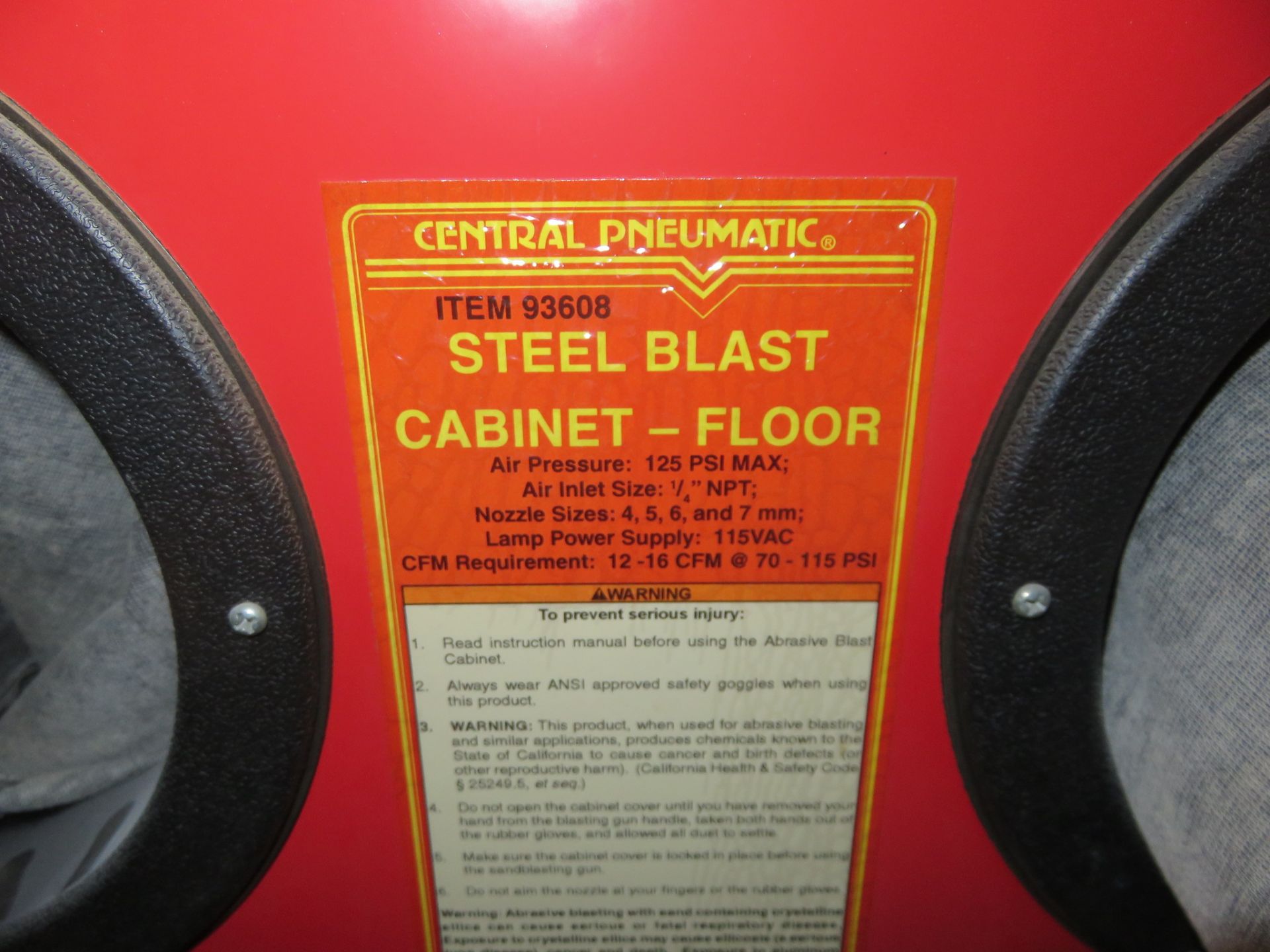 Central Pneumatic Steel Blast Cabinet 93608 - Image 3 of 4