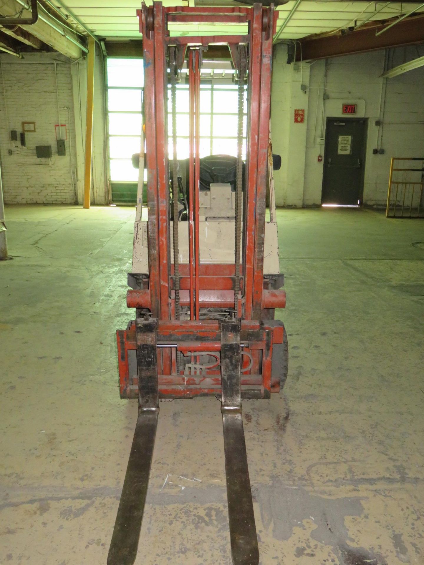 Nissan 30 Forklift SideShift 4955 Hours Late Removal October 29th - Image 5 of 8