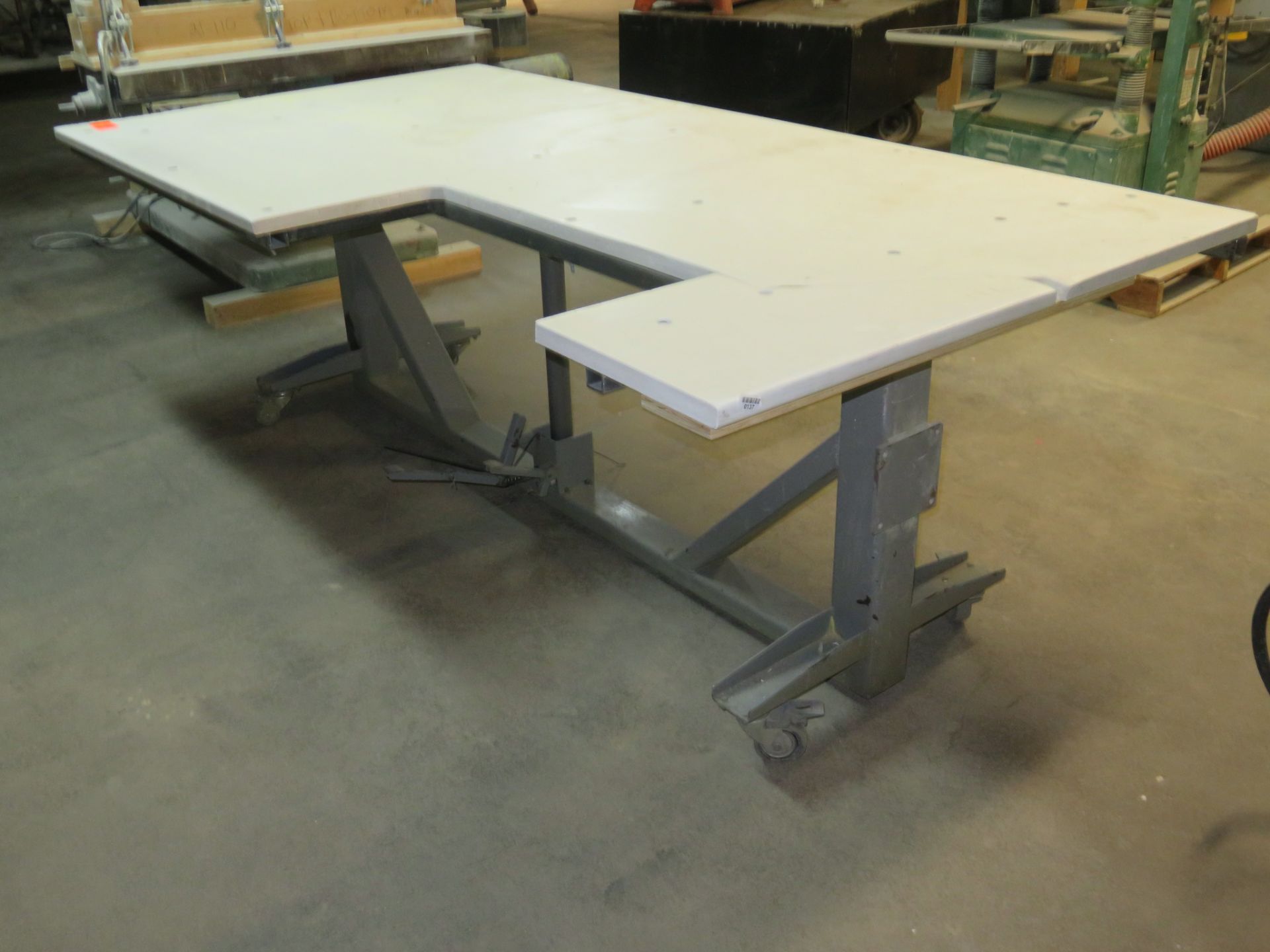 Unidex Manual Lift Table approx 4'x8' - Image 2 of 4