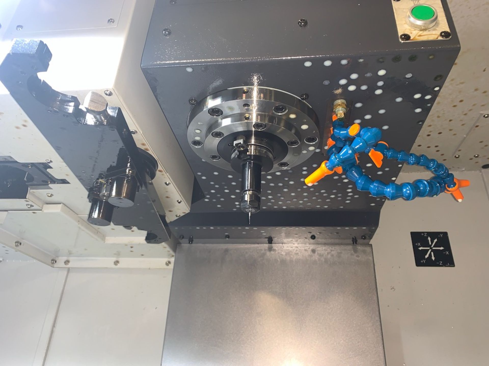 (2018) SAMSUNG SMEC PVC 400 CNC MACHINING CENTER, SN/ 18G9K1162 MFG. 07-2018 - CONCORD - Image 9 of 24