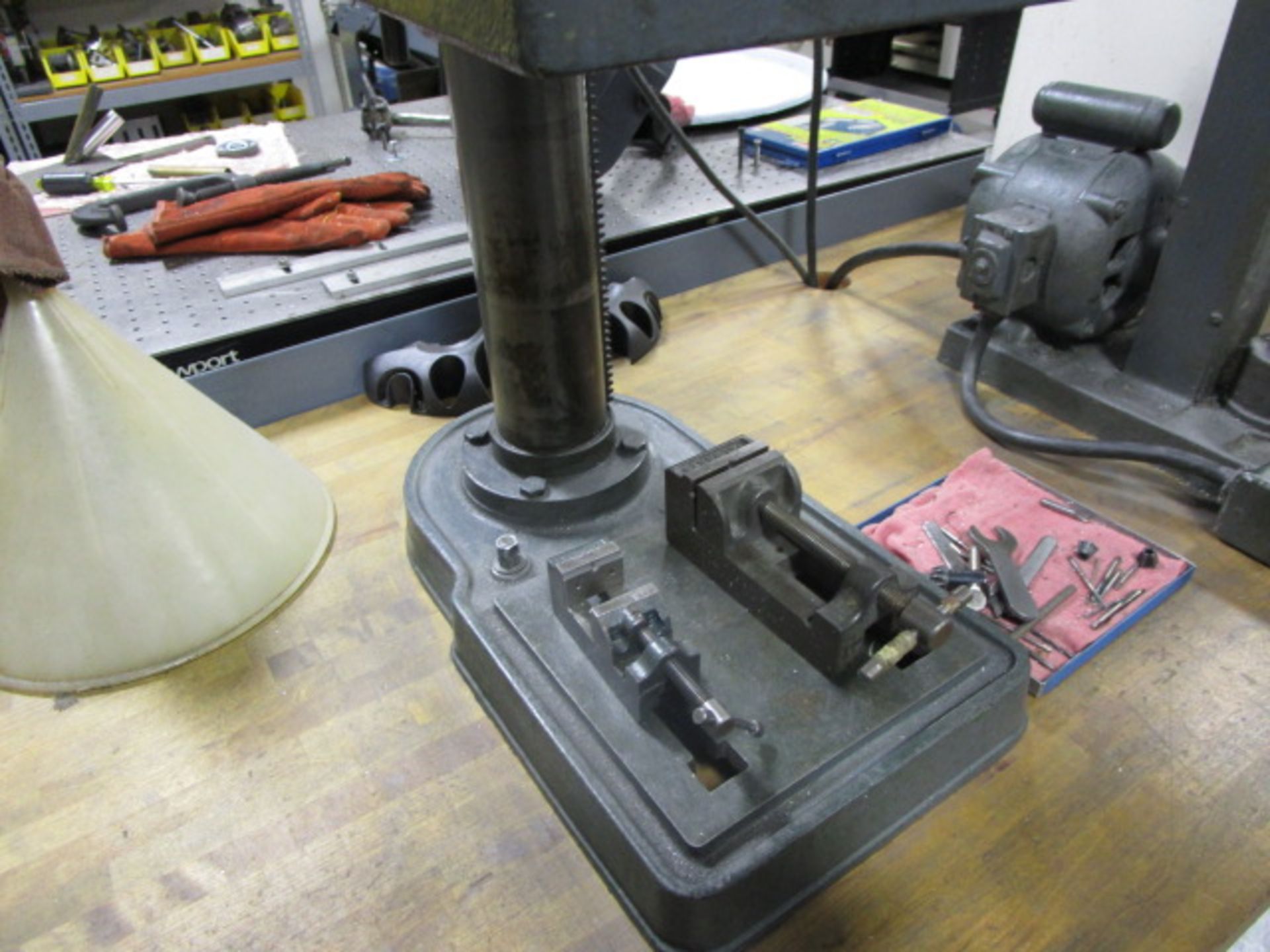 JET 14M DRILL PRESS - Includes 1-1' & 1-2" Palmgren Drill Press Vices CONCORD - Image 2 of 7