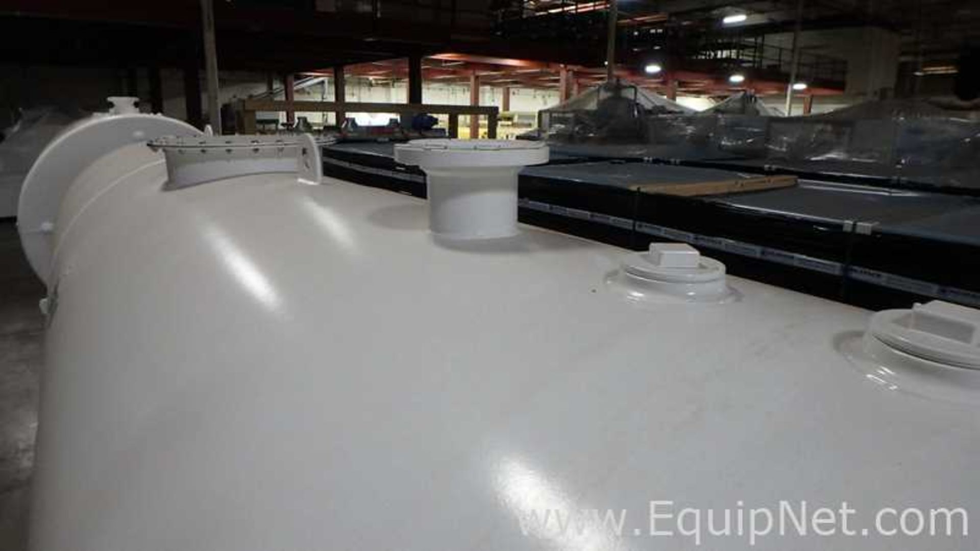 Unused Highland 3000 Gallon Carbon Steel Painted Horizontal Tank - Image 5 of 8