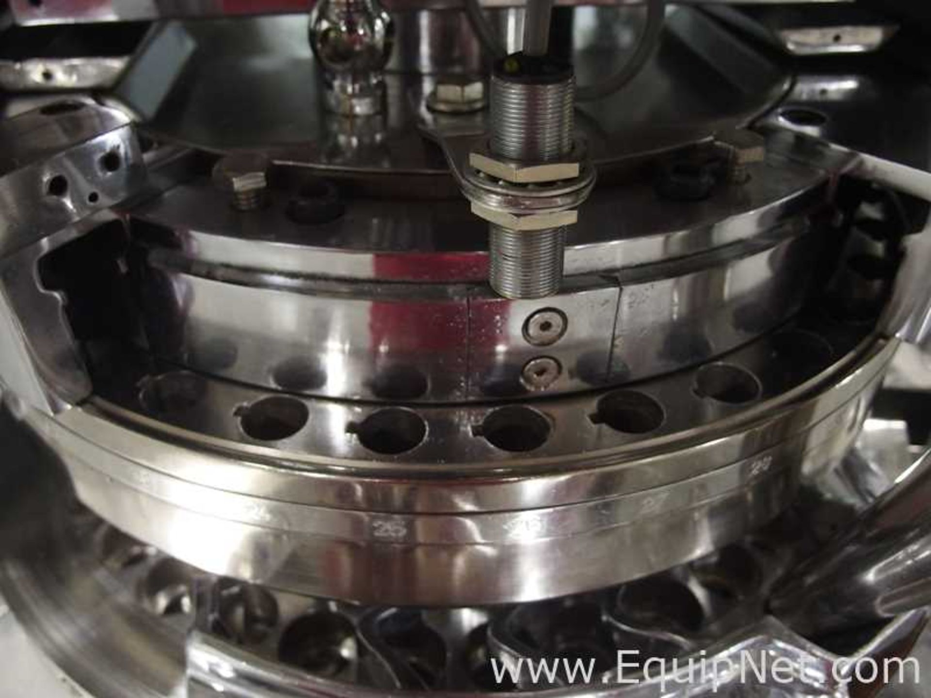 Fluidpack Accura B4 Double Rotary Tablet Press - Image 7 of 18