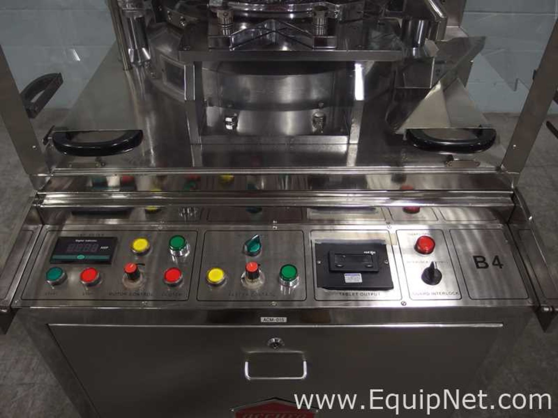 Fluidpack Accura B4 Double Rotary Tablet Press - Image 4 of 18