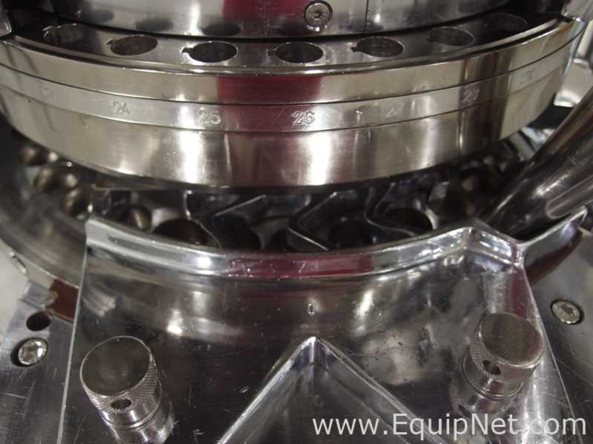 Fluidpack Accura B4 Double Rotary Tablet Press - Image 8 of 18