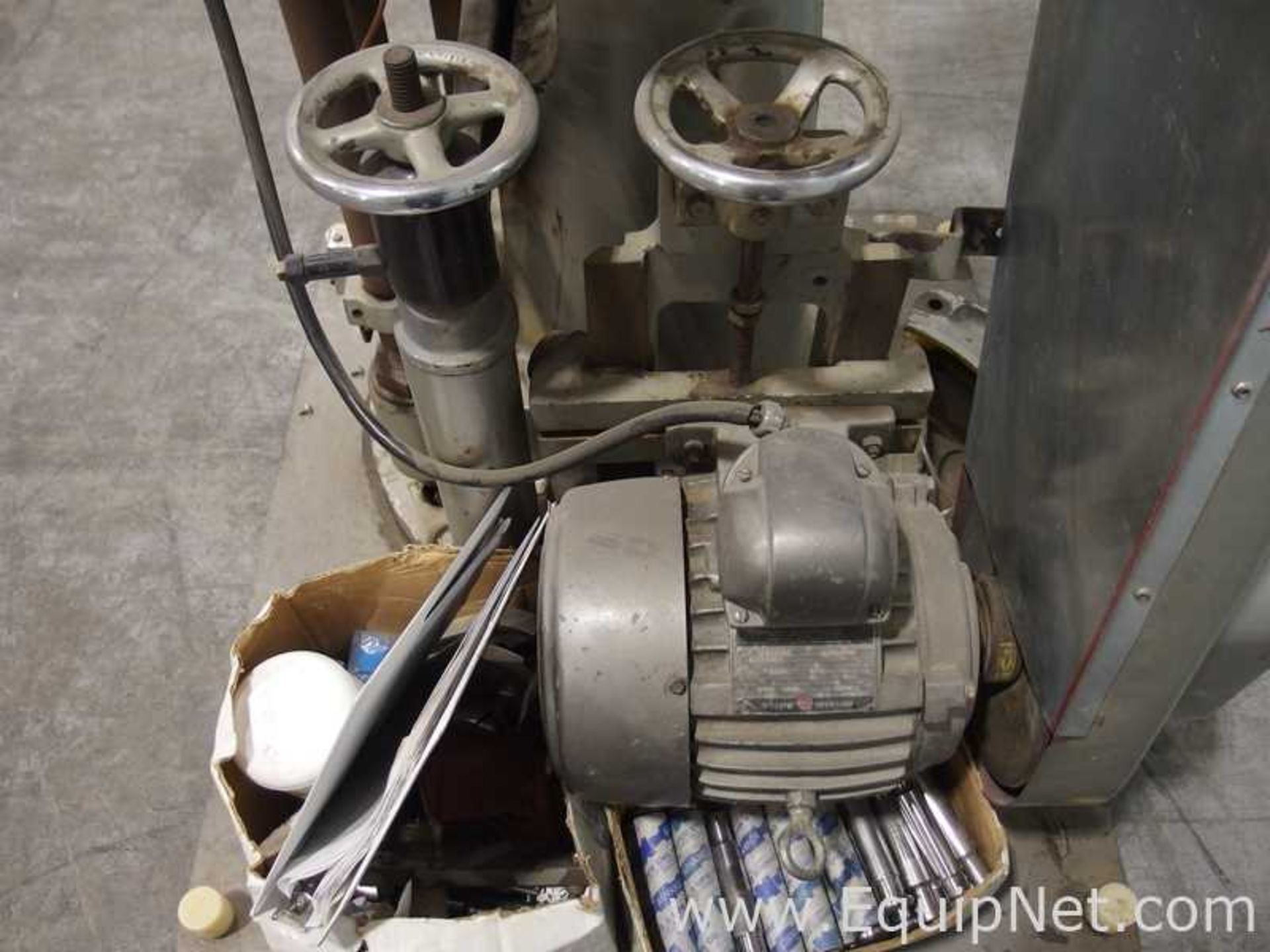 Key International DC16 16 Station Rotary Tablet Press - Image 5 of 14