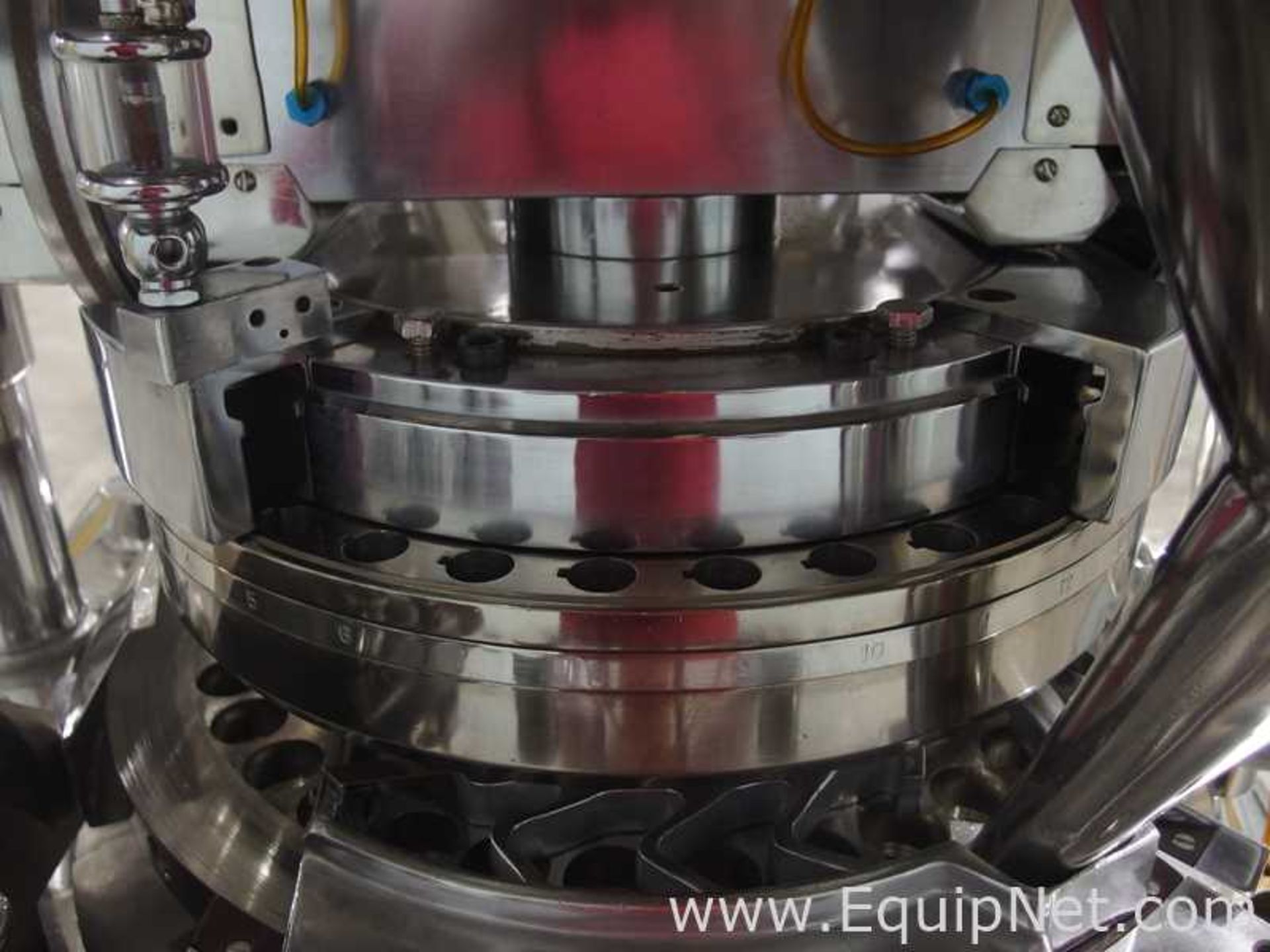 Fluidpack Accura B4 Double Rotary Tablet Press - Image 11 of 18