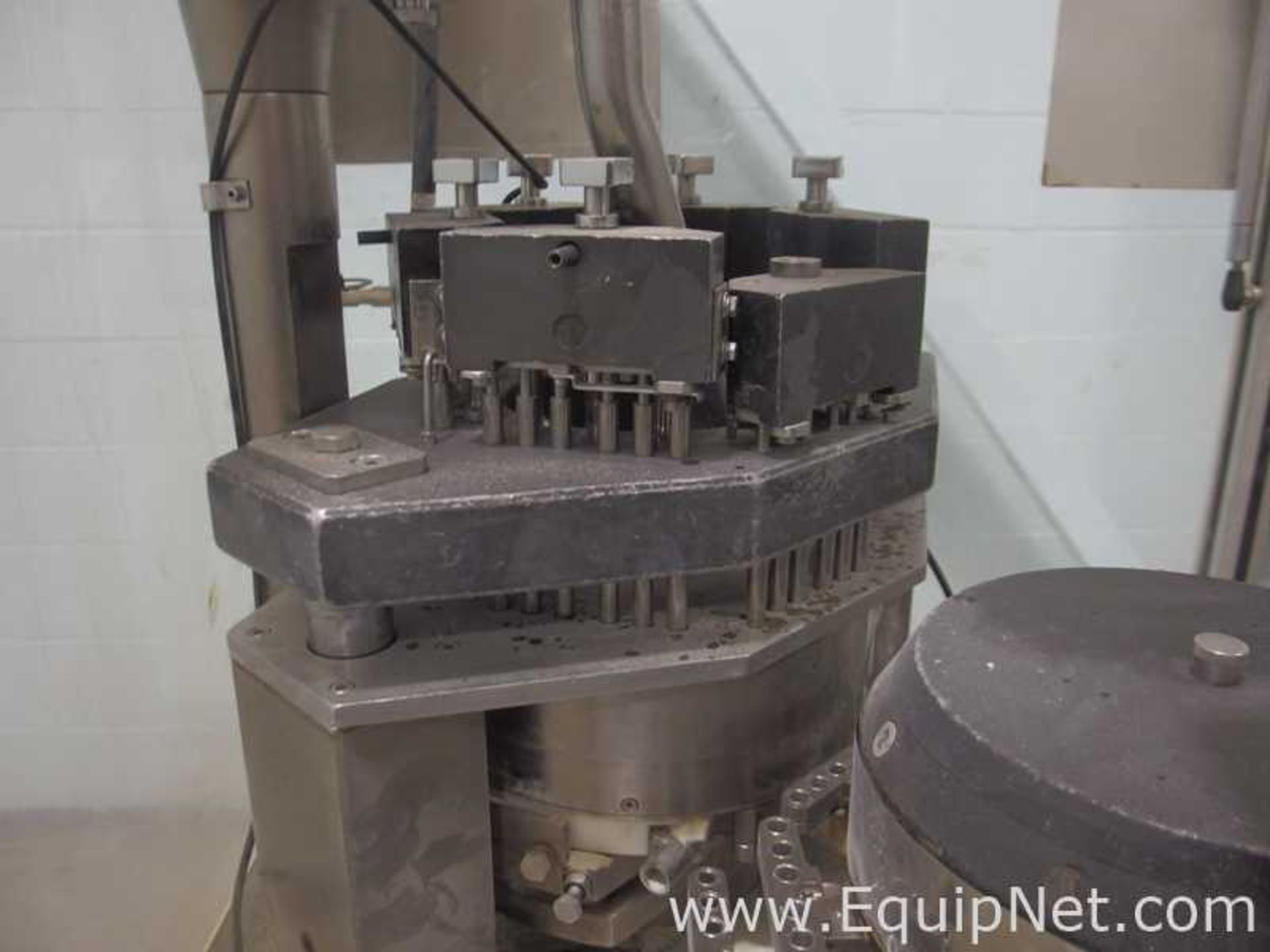 ACG Pam Pharma Technologies AF 40T Capsule Filler - Image 4 of 17