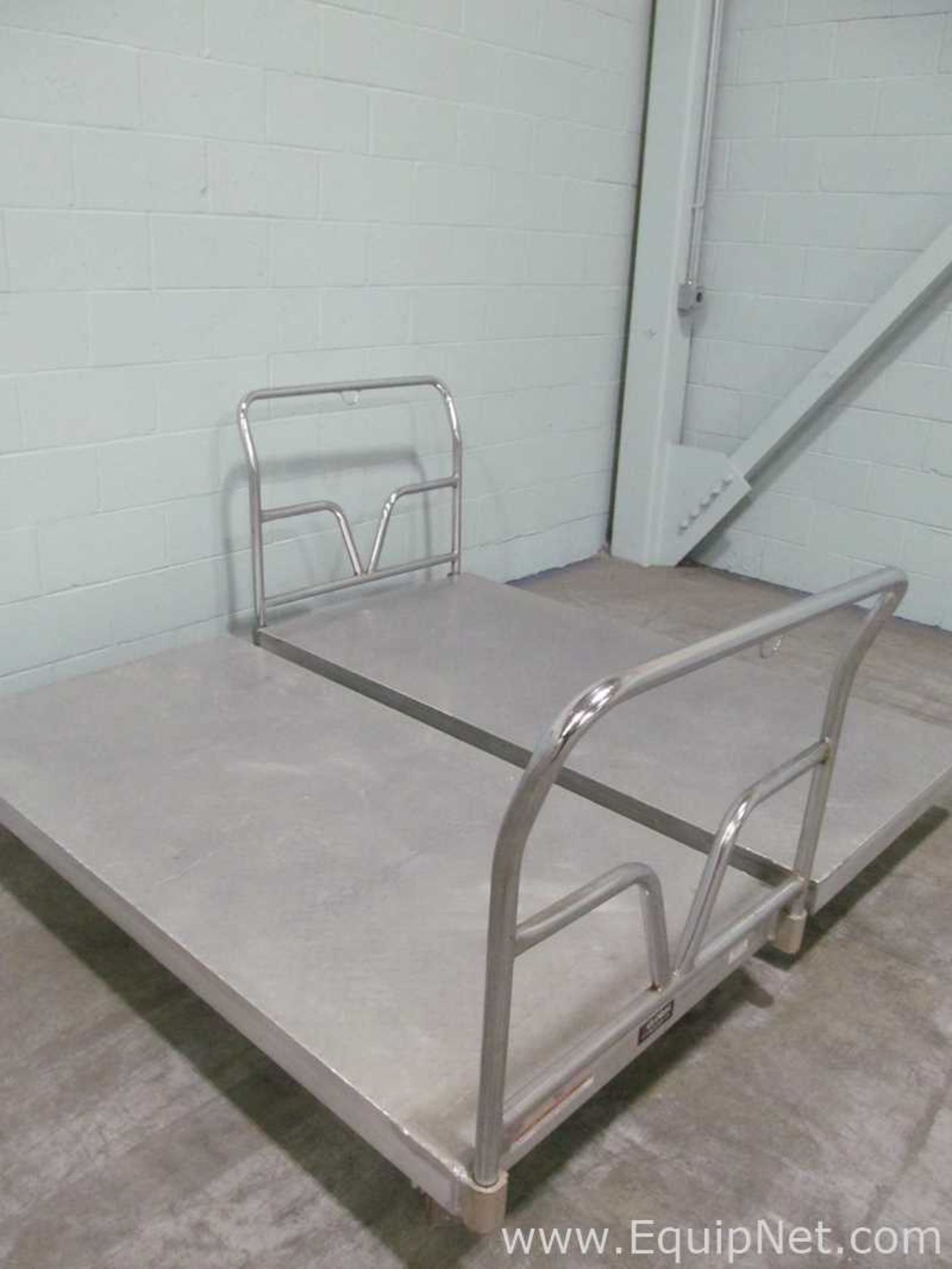 Lot Of 2 Global Industrial ASD-3672 3600 Capacity Aluminum Sheet Deck Platform Rolling Carts - Image 2 of 5