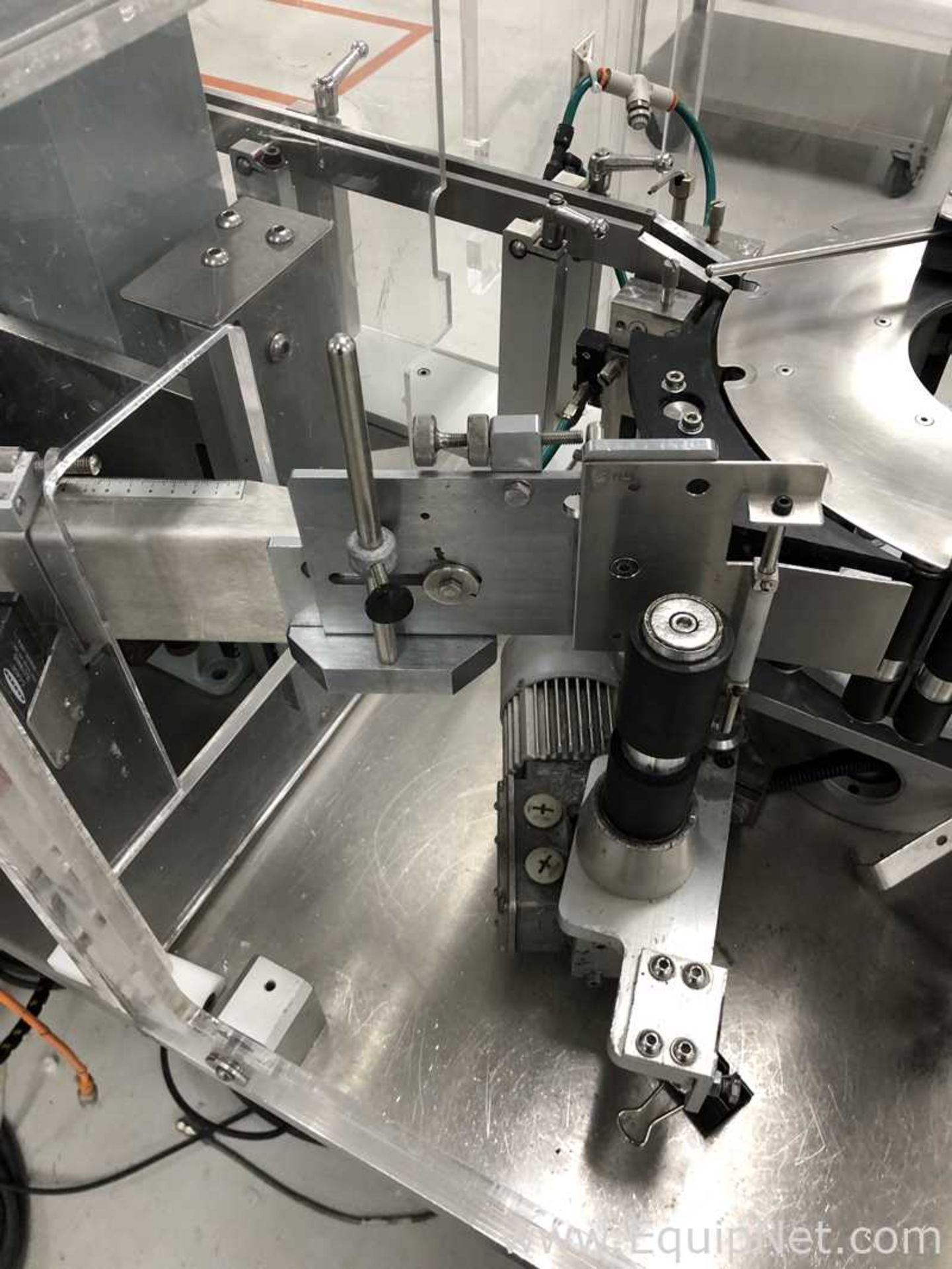 Newman NVS2 Labeler With Dual Unwinding and Systech Vision System - Image 3 of 21