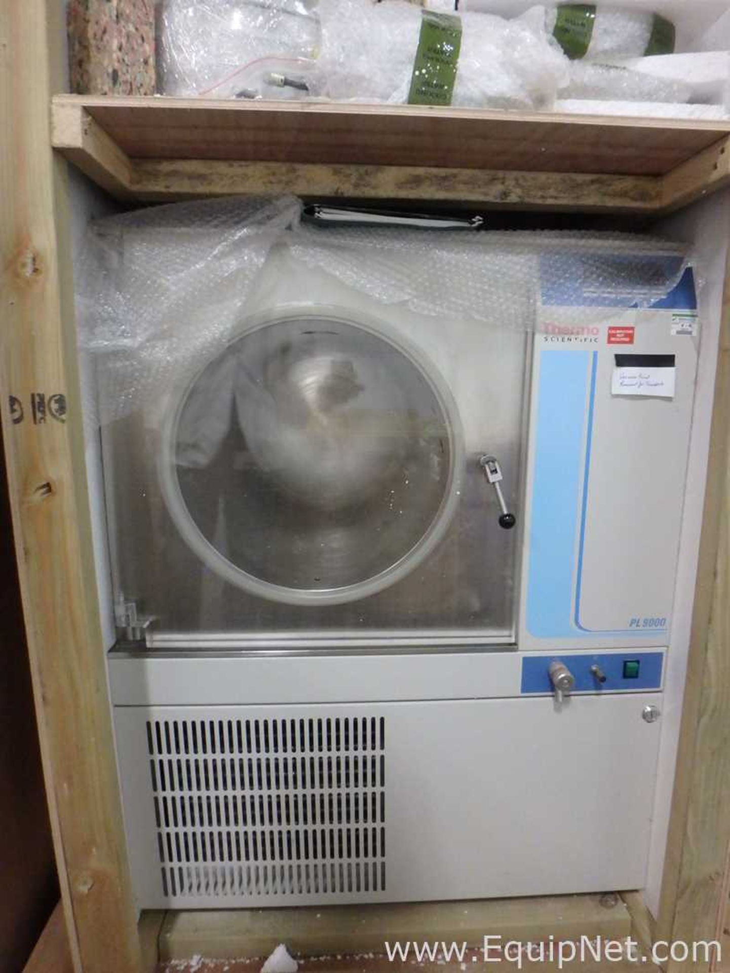 Thermo Heto PL9000 Freeze Dryer Equipped with Custom Made Pyrex Dishes