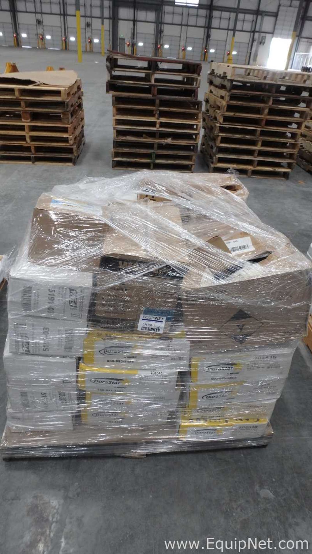 Lot of 1 Pallet With Assorted Janitorial Supplies - Image 8 of 8