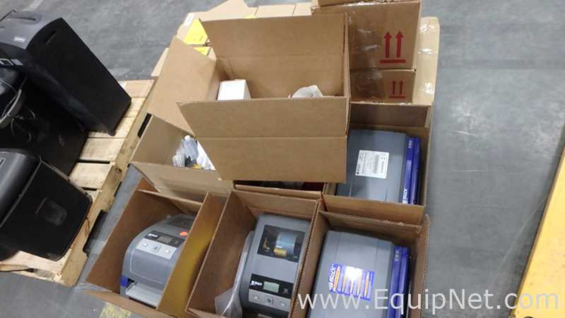 Lot of 1 Pallet Assorted Brady Label Printers BBP33,BBP31 With Accessories and Computer Accessories - Image 5 of 16