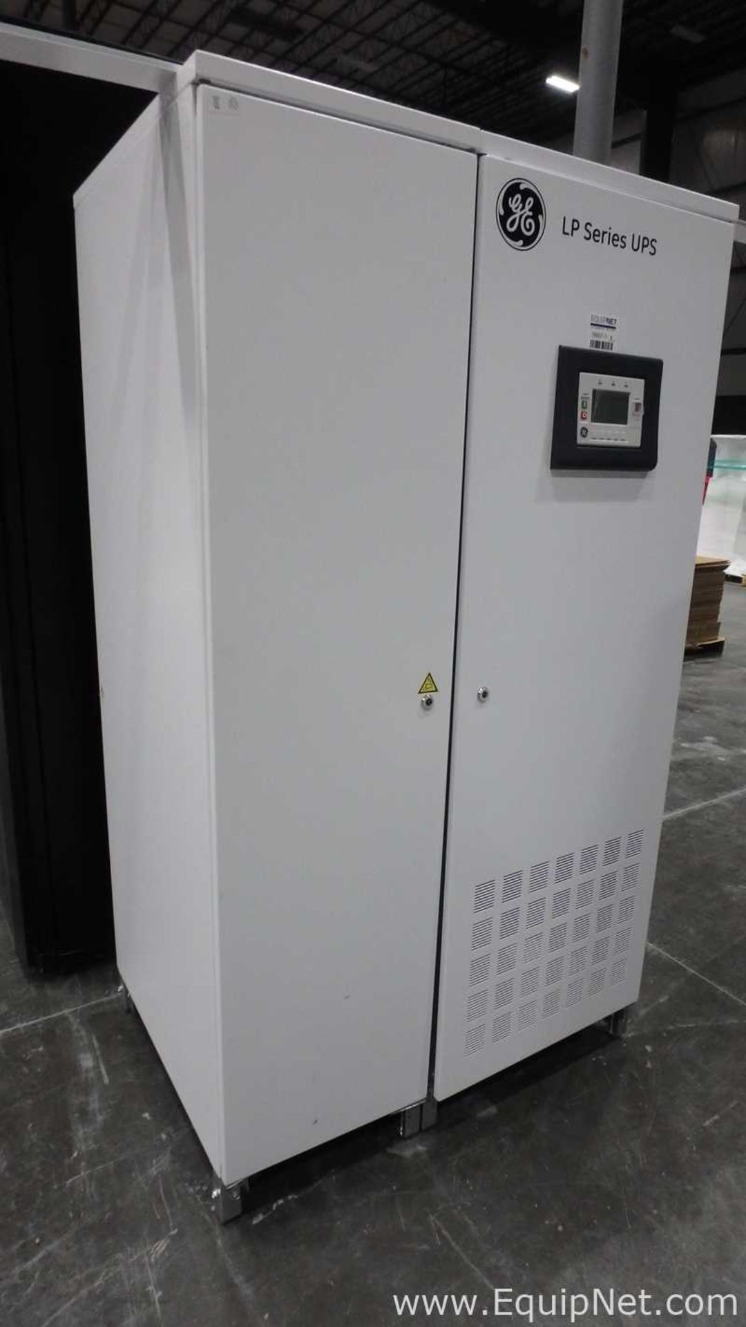 GE Comsumer and Industrial SA LP Series UPS Uninterruptible Power Supply With Bypass Panel - Image 2 of 17