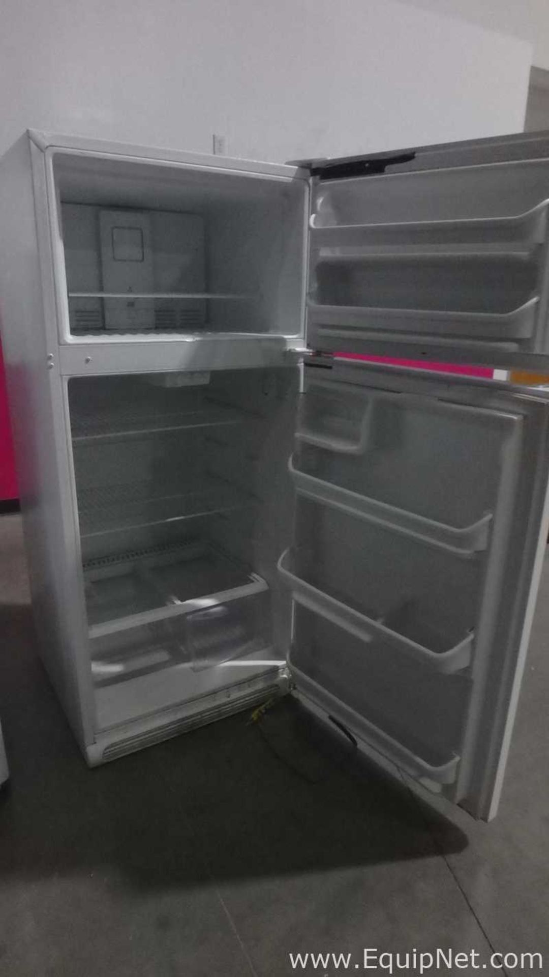 Electrolux FFTR1814QW1 Refrigerator - Image 3 of 24