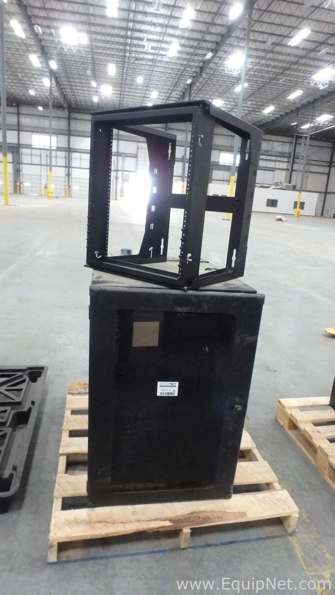 Lot of 3 Pallets With Server Box Stations - Image 3 of 6