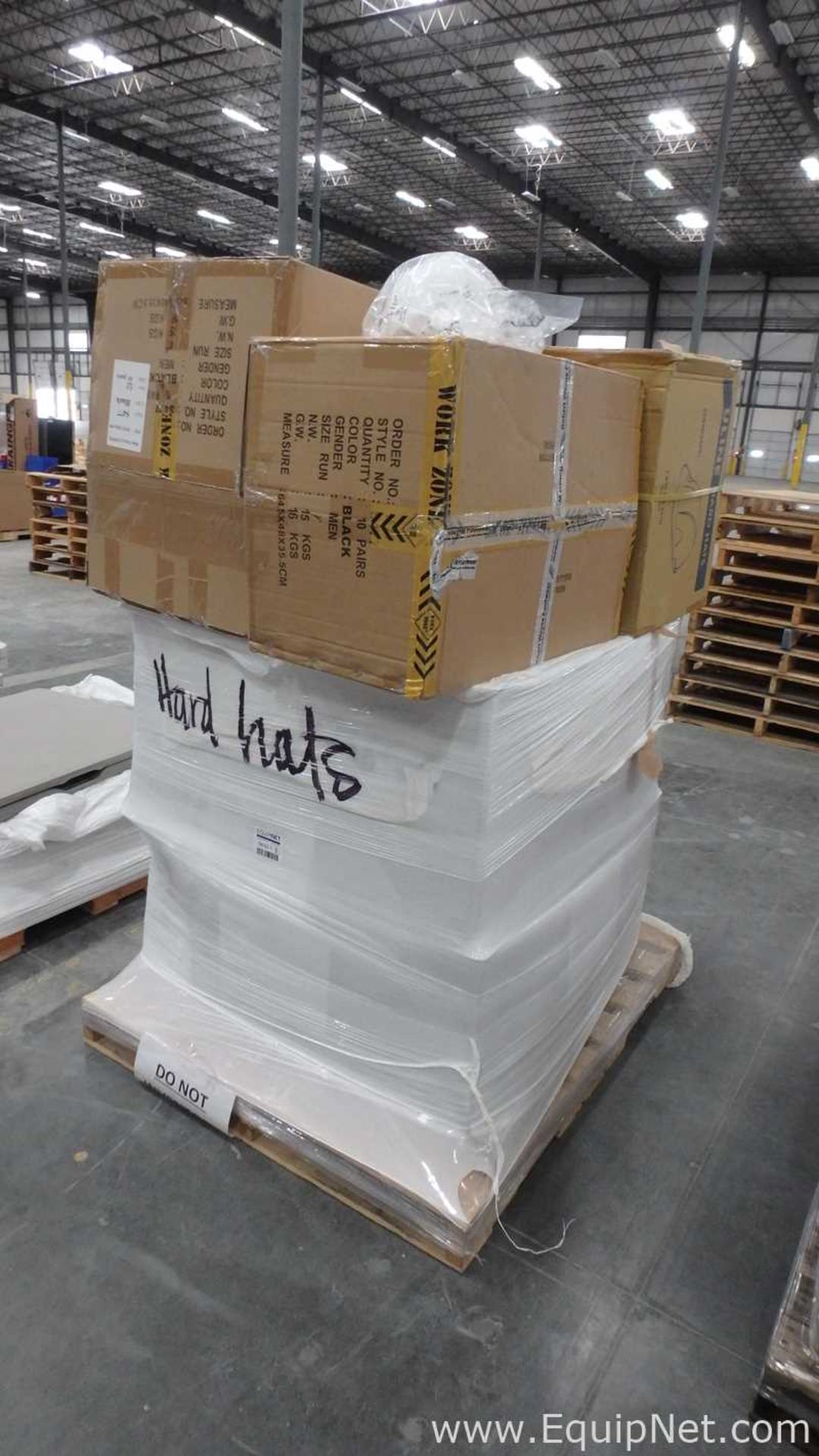 Lot of 1 Pallet With Hard Hats - Image 3 of 6