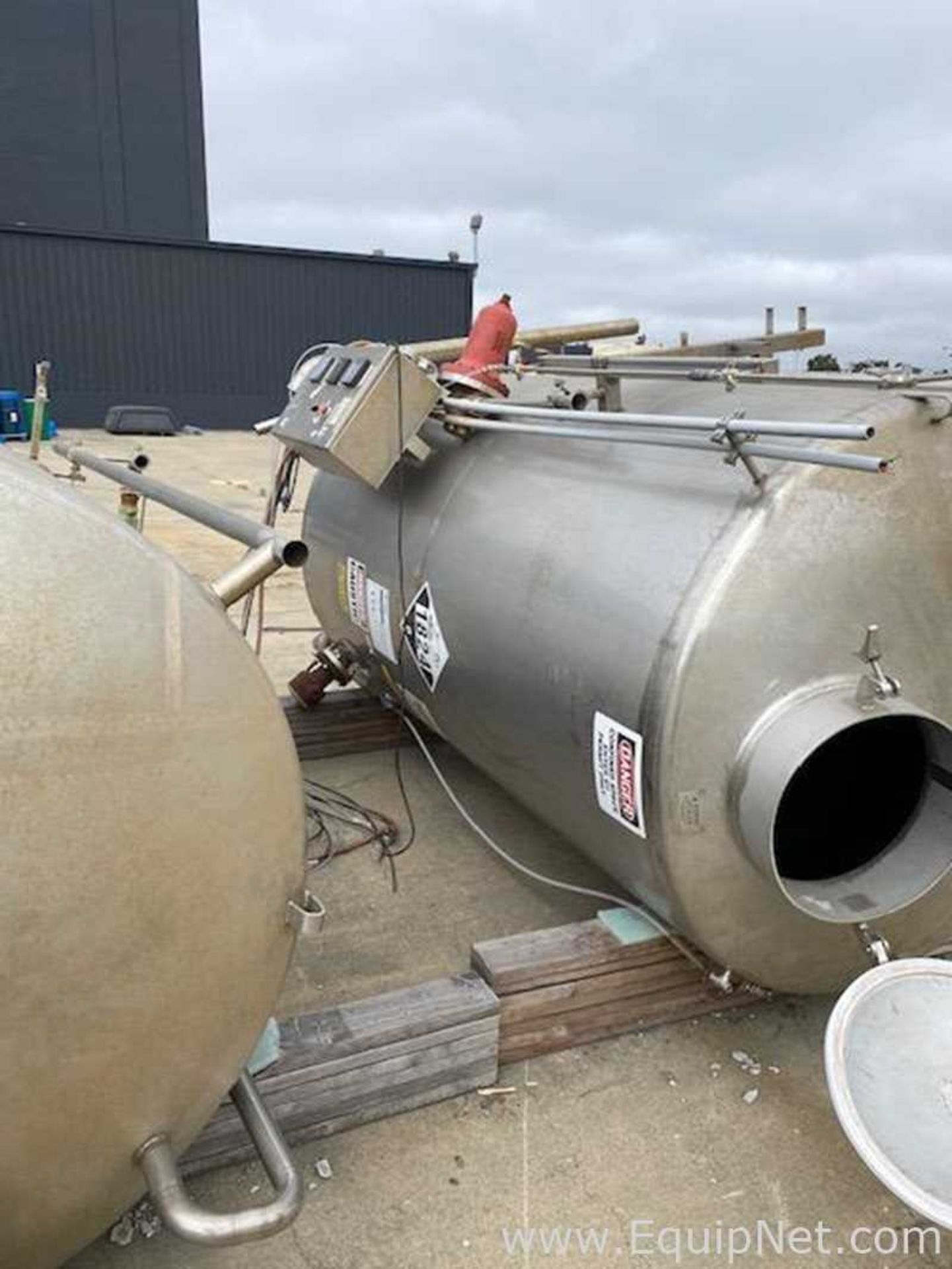 1000 Gallon Paul Mueller Co Sanitary CIP Tank - Image 9 of 10