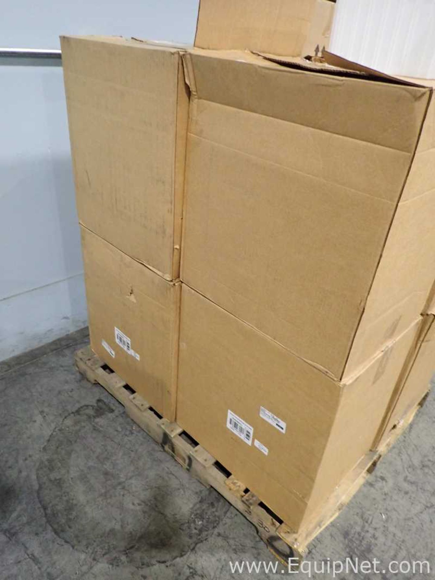 Lot of Approximately 55 Quantum Storage Systems DG92060CL Clear Dividable Grid Containers - Image 6 of 10