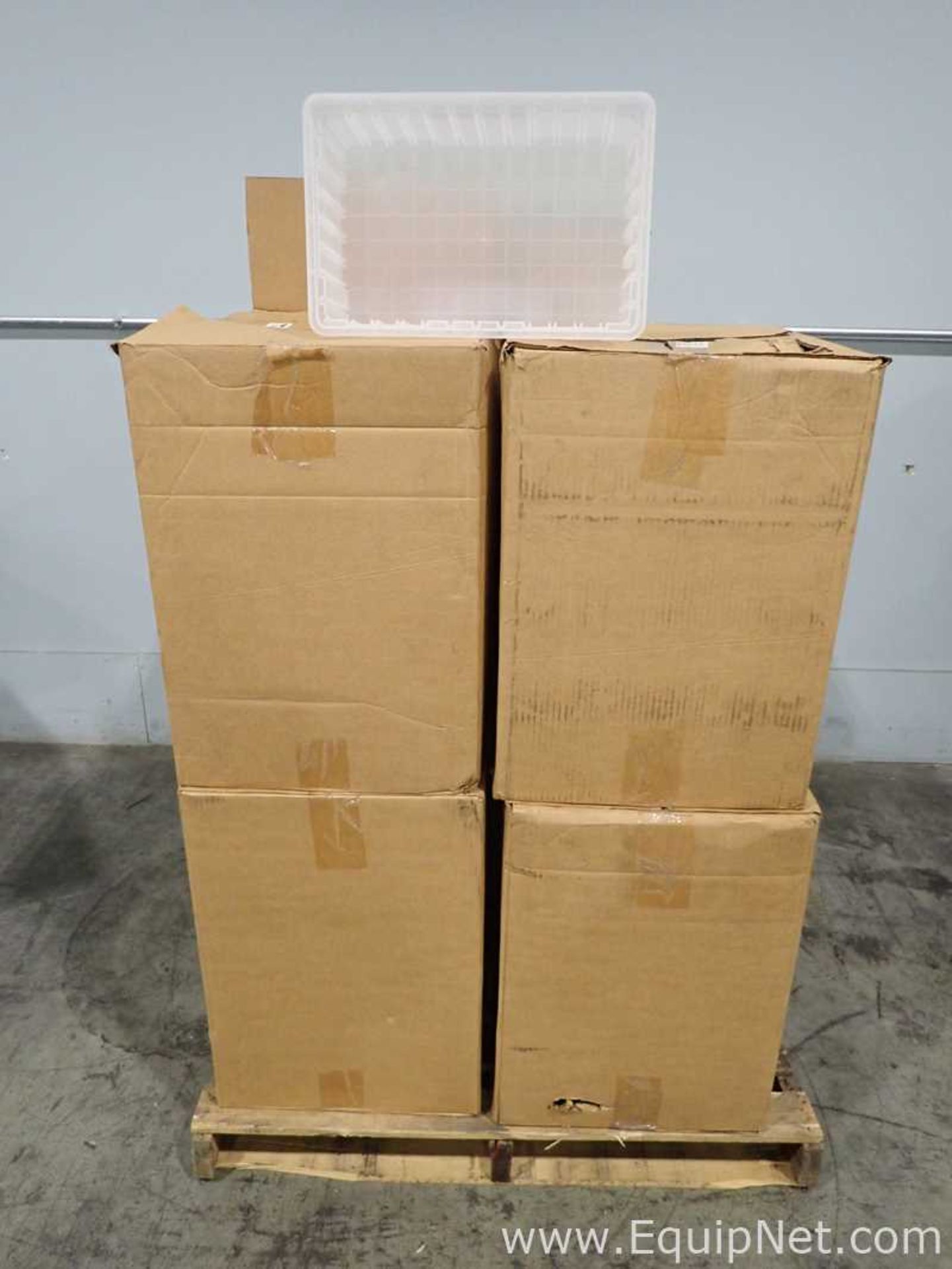 Lot of Approximately 55 Quantum Storage Systems DG92060CL Clear Dividable Grid Containers