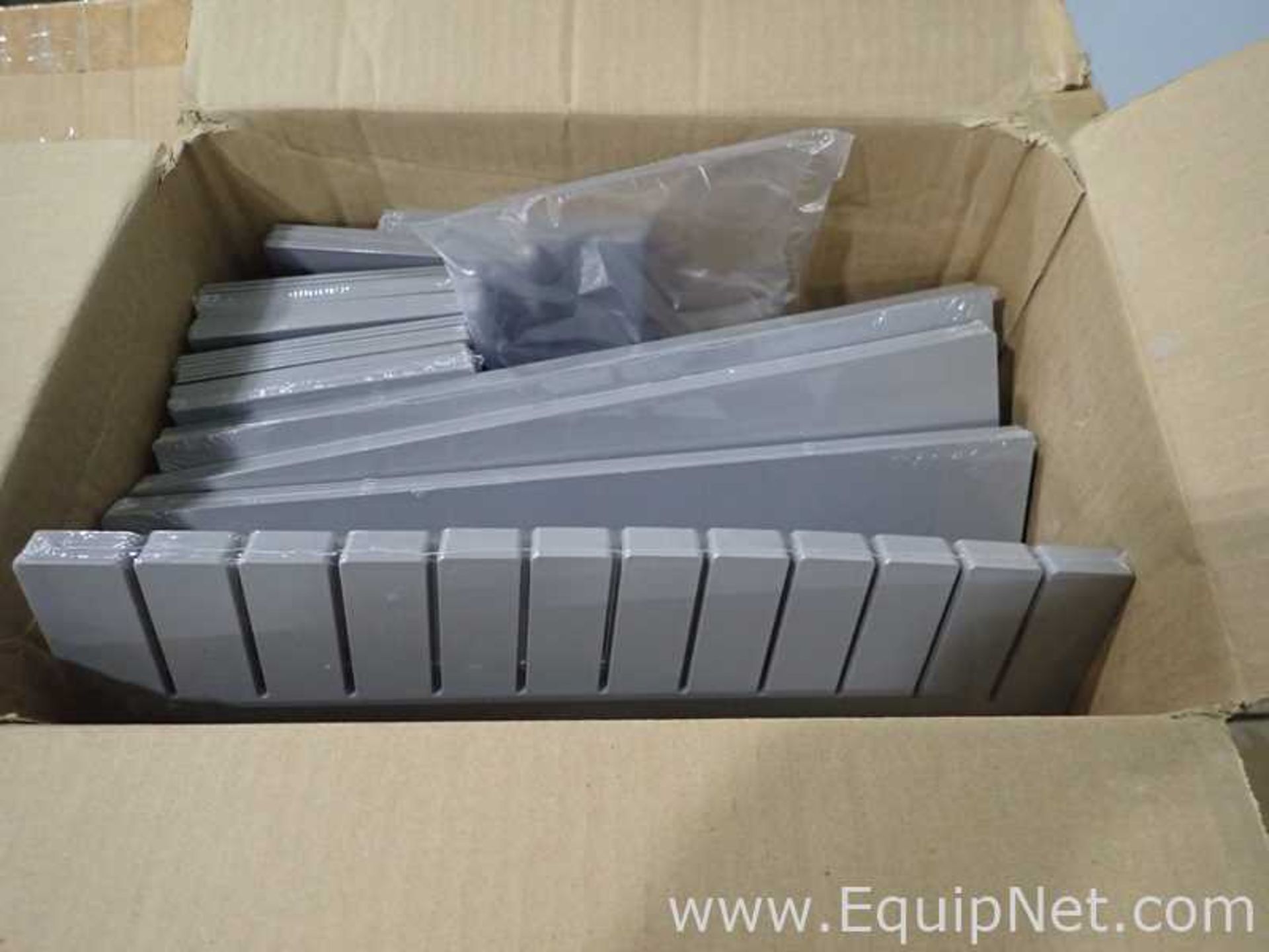 Lot of Approximately 55 Quantum Storage Systems DG92060CL Clear Dividable Grid Containers - Image 8 of 10