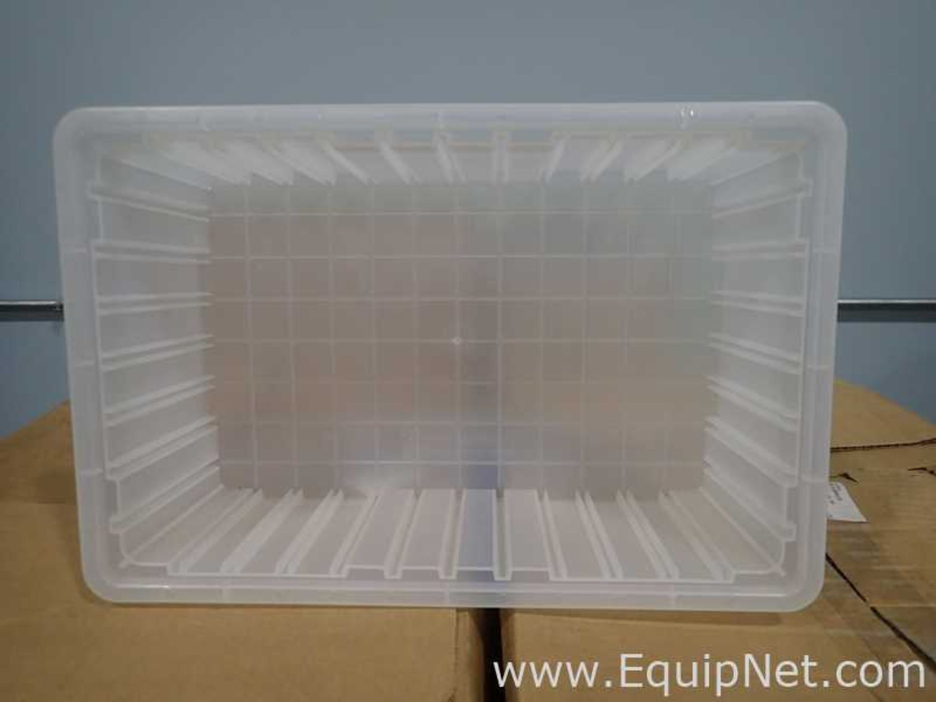 Lot of Approximately 55 Quantum Storage Systems DG92060CL Clear Dividable Grid Containers - Image 3 of 10