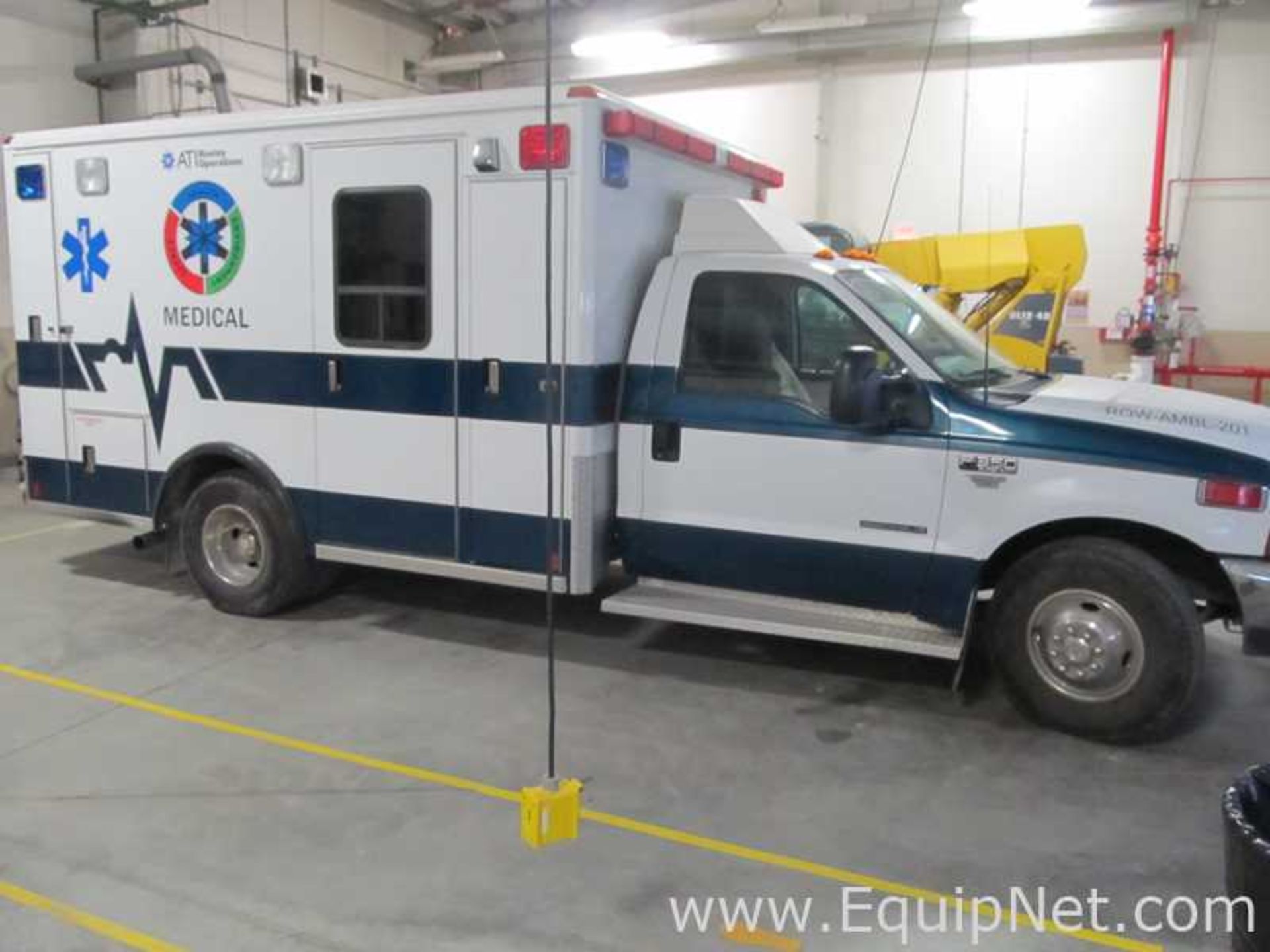 2000 Ford Wheeled Coach Ambulance - Image 2 of 11