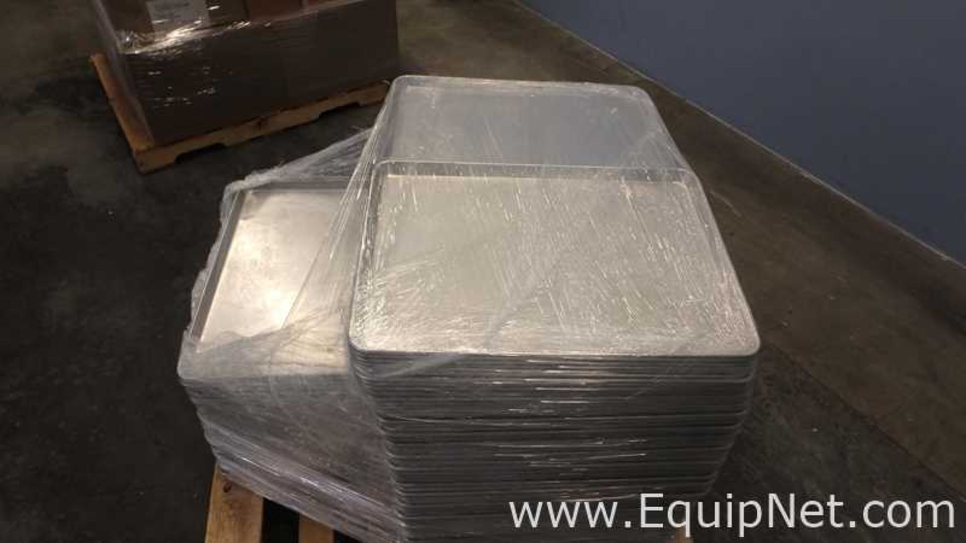 Pallet of Thunder Group 18in X 26in Aluminum Sheet Pans