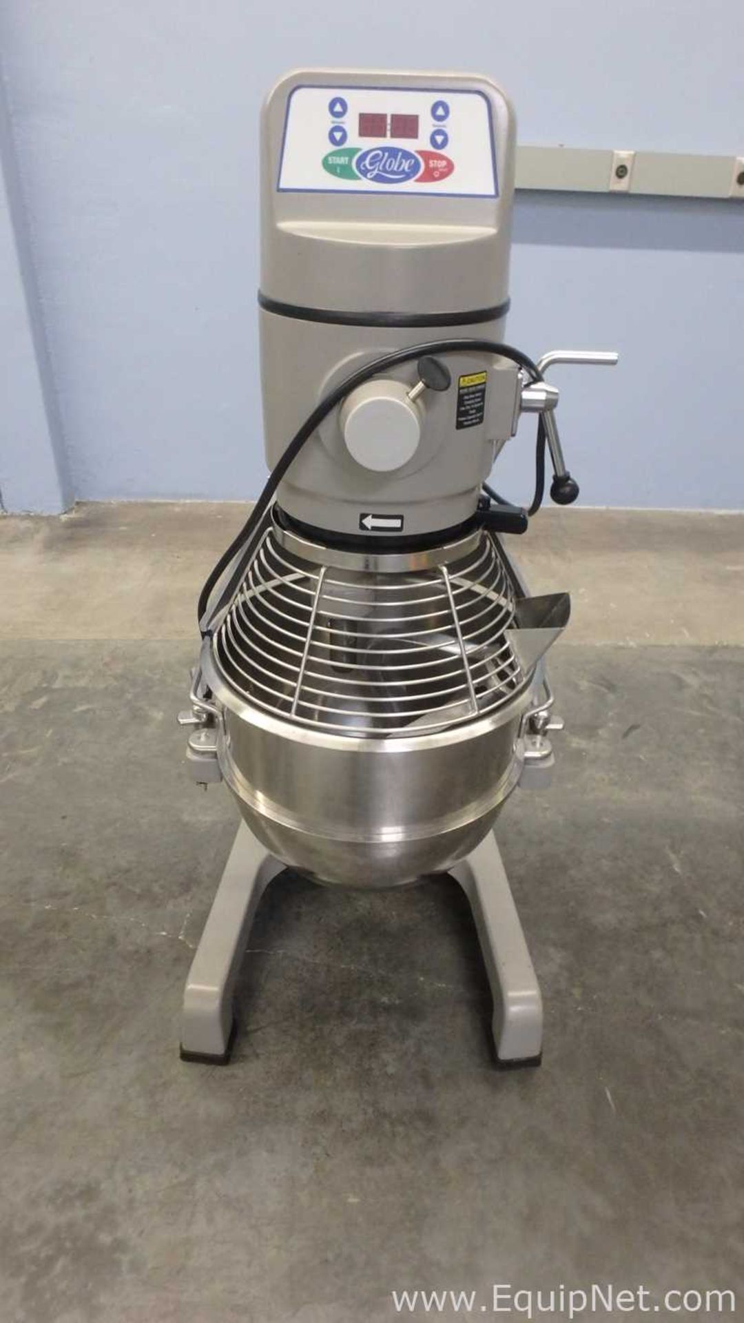 Globe SP30 30qt Floor Commercial Gear Driven Planetary Vertical Bowl Lift Dough Mixer - Image 2 of 20