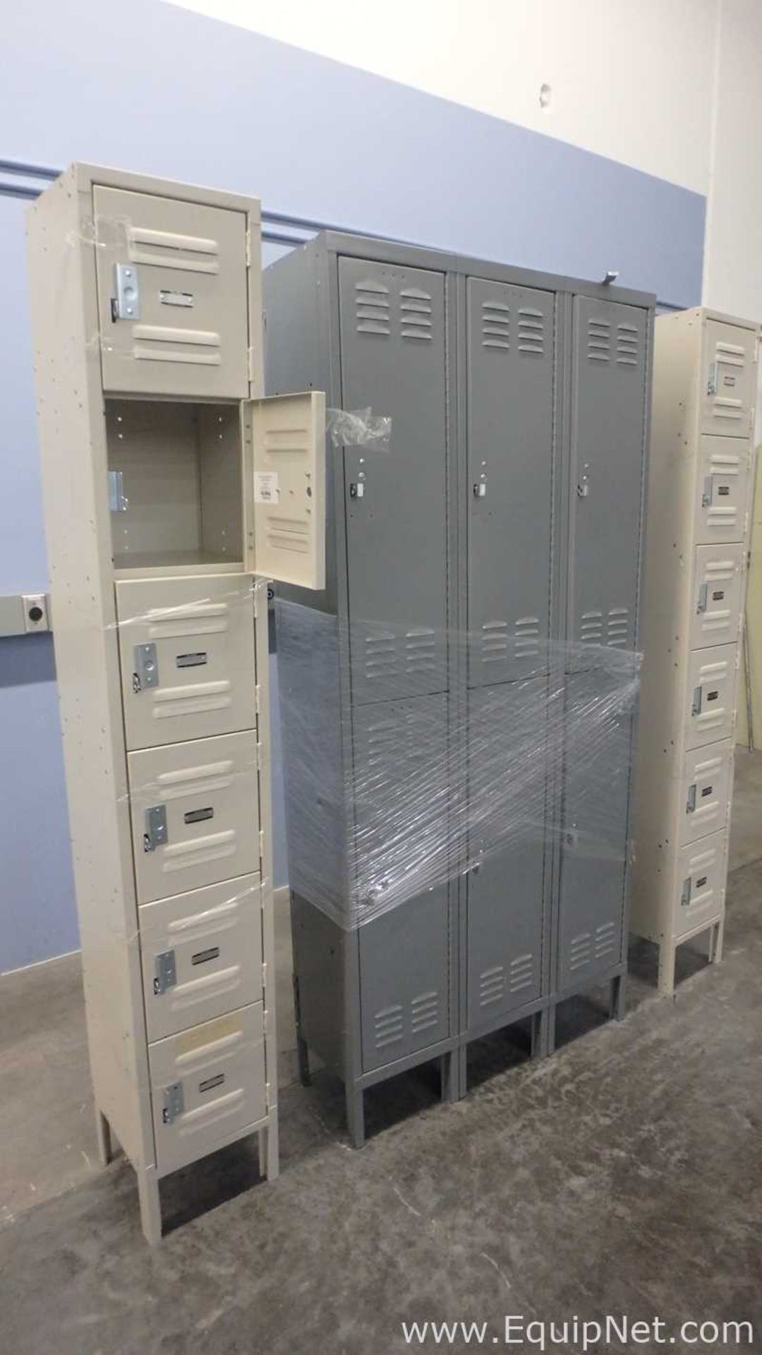 Lot of 3 Global Industrial Metal Lockers - Image 4 of 6