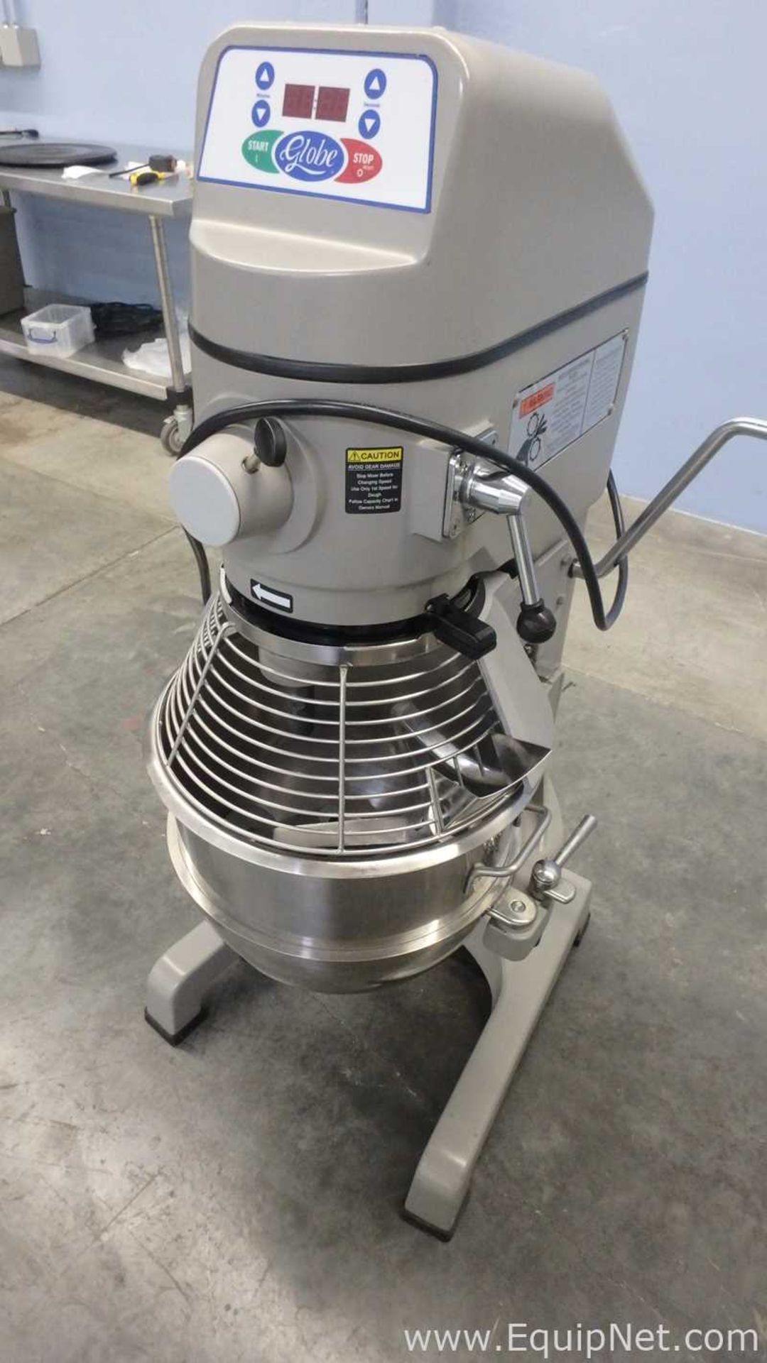 Globe SP30 30qt Floor Commercial Gear Driven Planetary Vertical Bowl Lift Dough Mixer - Image 4 of 20