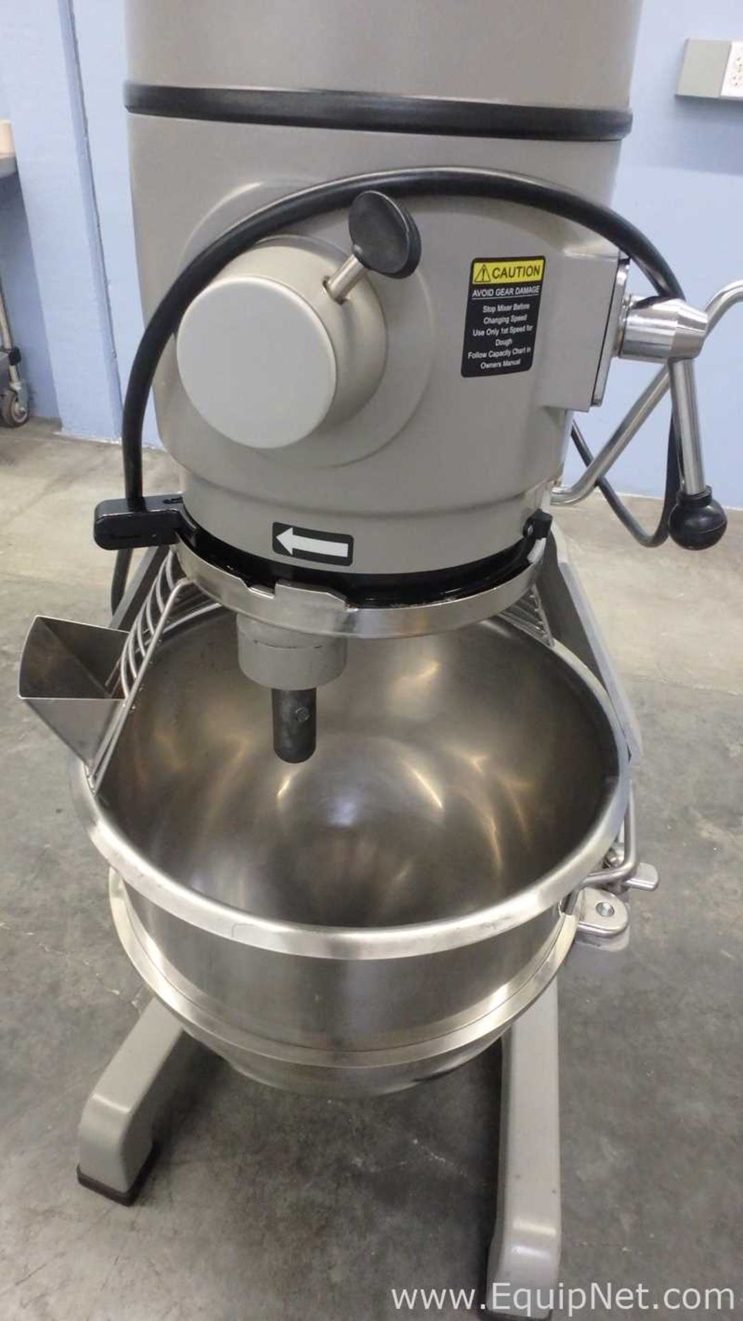 Globe SP30 30qt Floor Commercial Gear Driven Planetary Vertical Bowl Lift Dough Mixer - Image 12 of 20