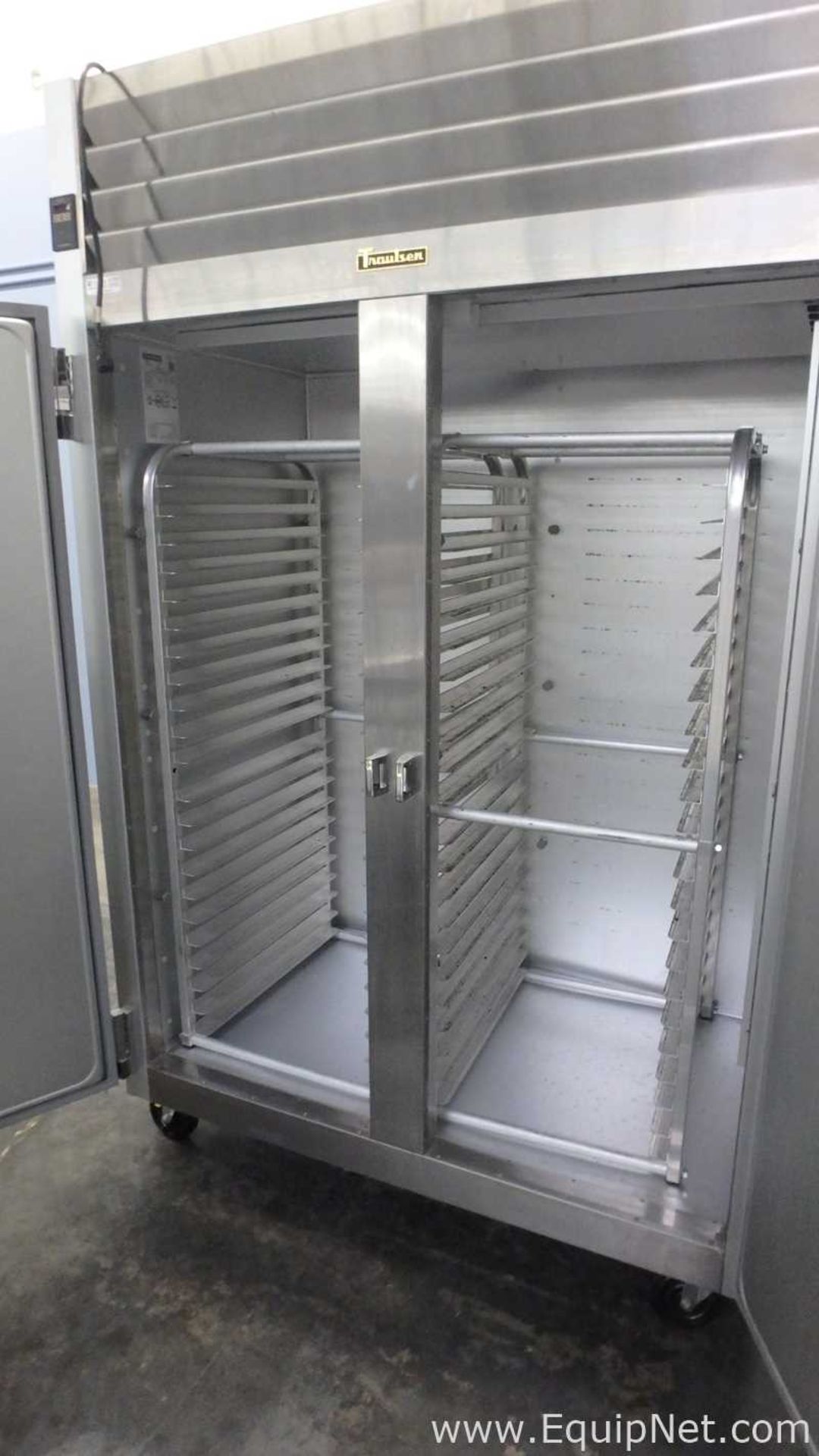 Traulsen G20010 52in 2-Section Solid Door Reach-In Refrigerator Left-Right Hinged Doors 46cuft - Image 3 of 12