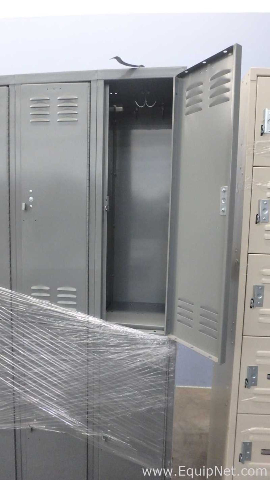 Lot of 3 Global Industrial Metal Lockers - Image 3 of 6